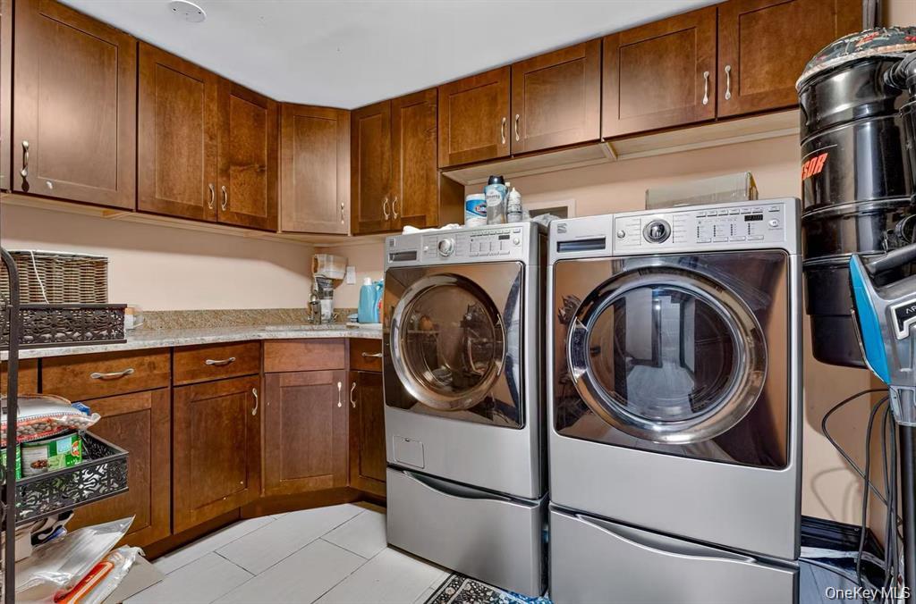242-14 83rd Avenue – For Sale photo 25