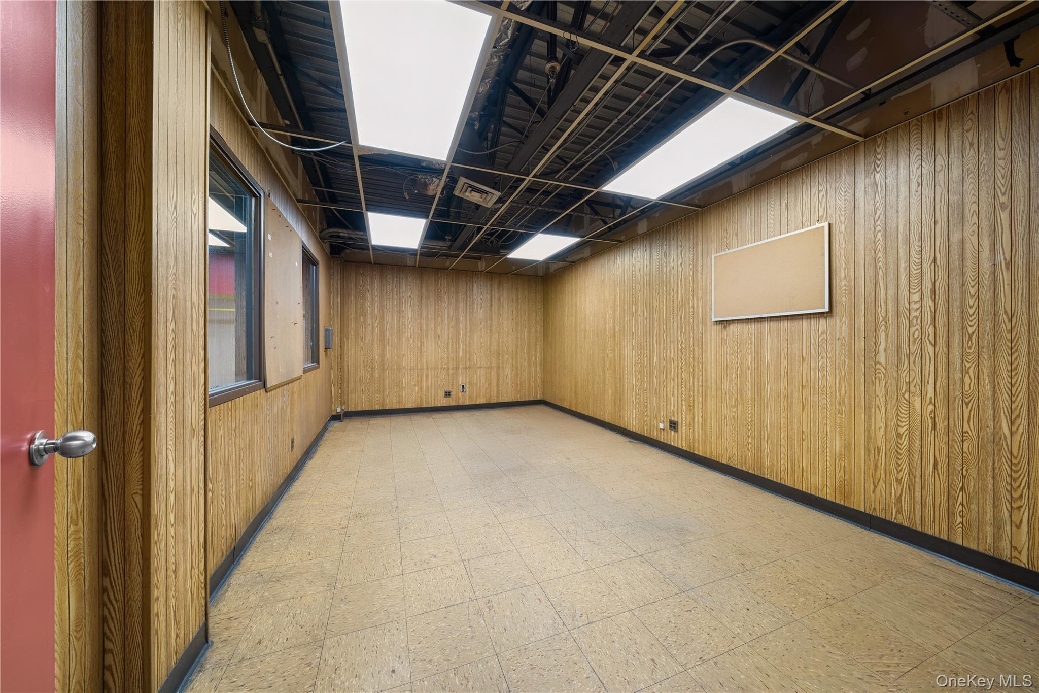 187 Herricks Road – For Rent photo 17