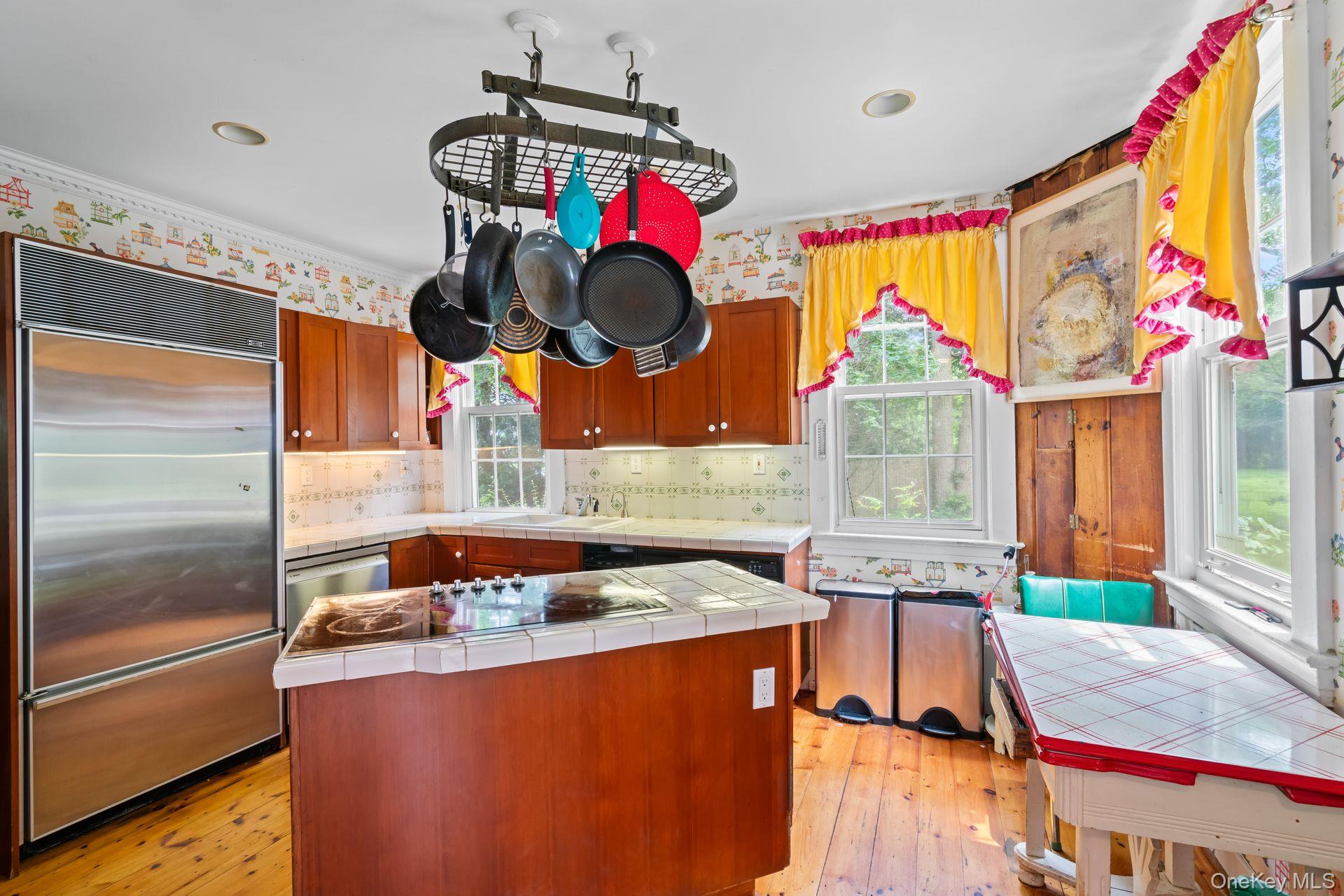 383 W Neck Road – For Sale photo 9