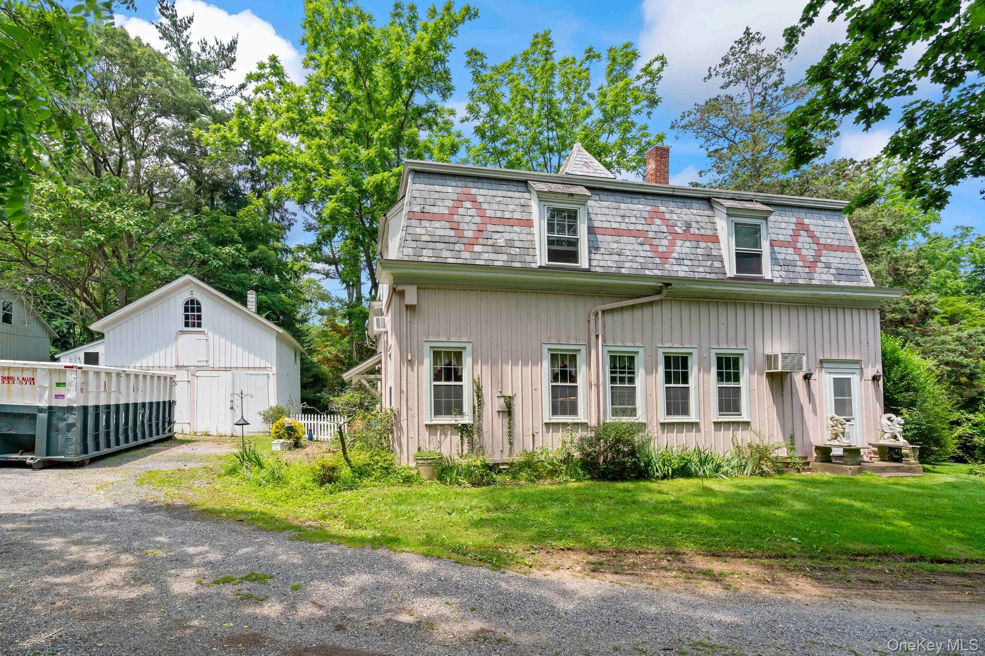 383 W Neck Road – For Sale photo 2