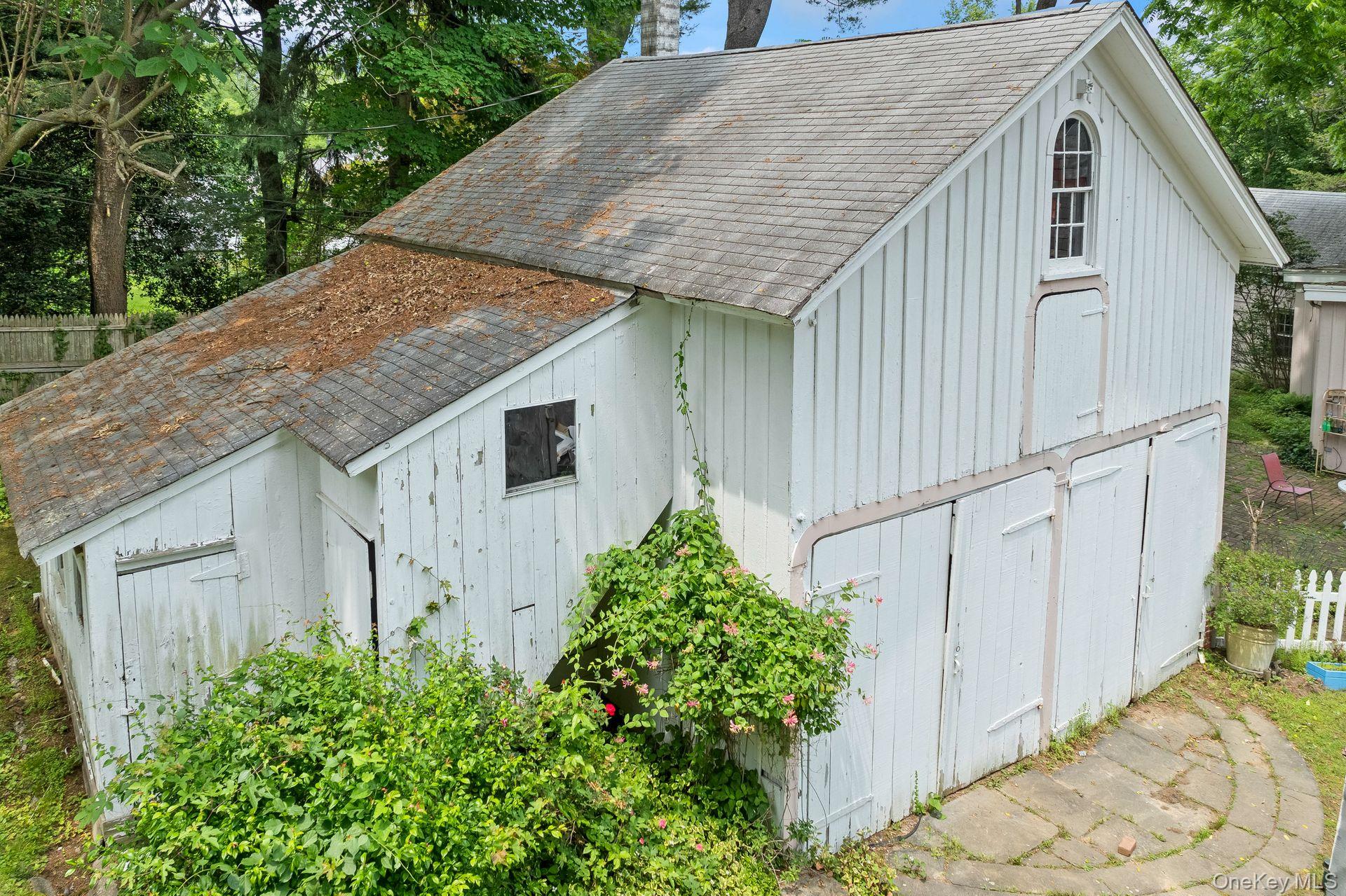 383 W Neck Road – For Sale photo 43