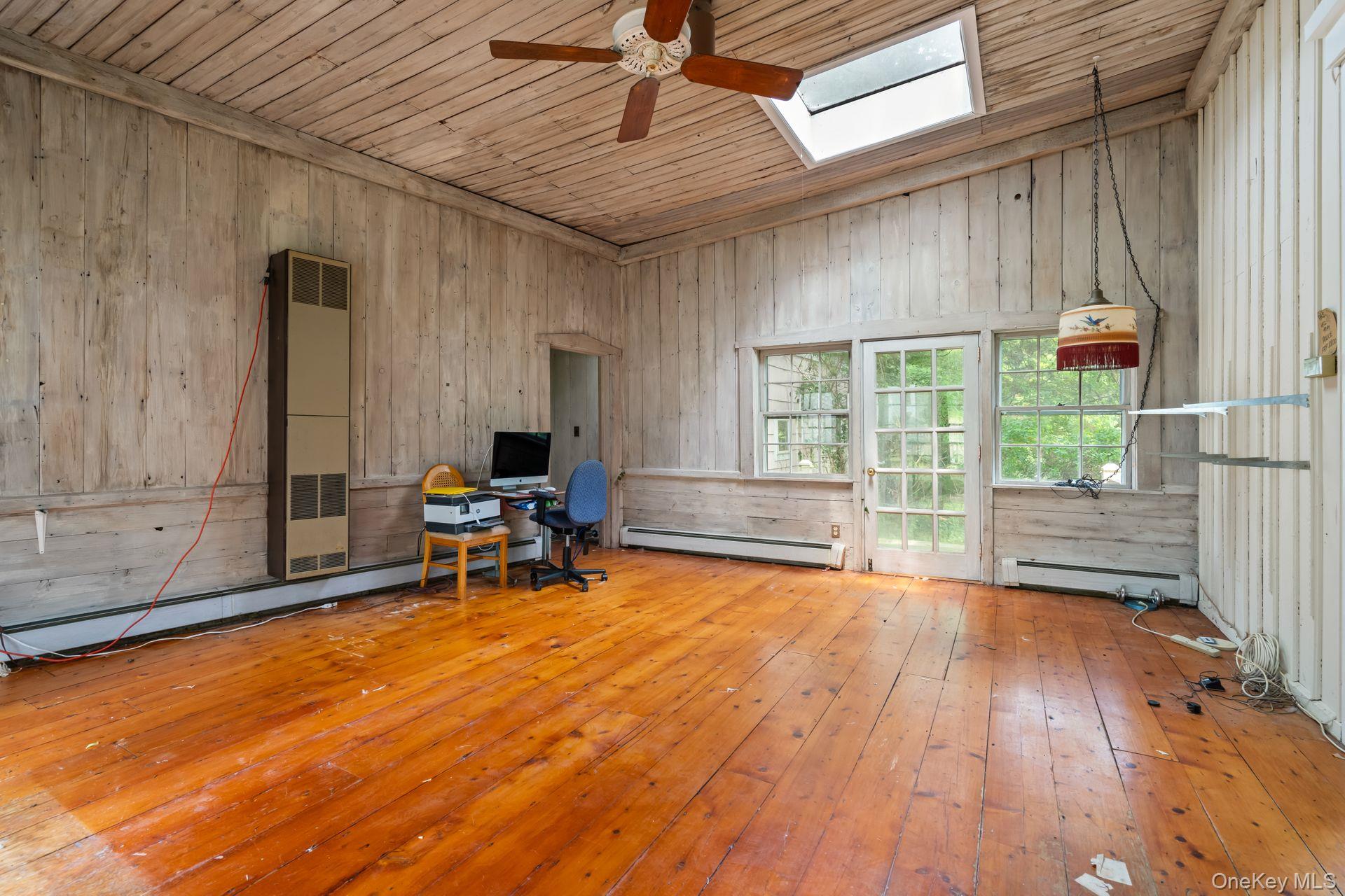 383 W Neck Road – For Sale photo 18
