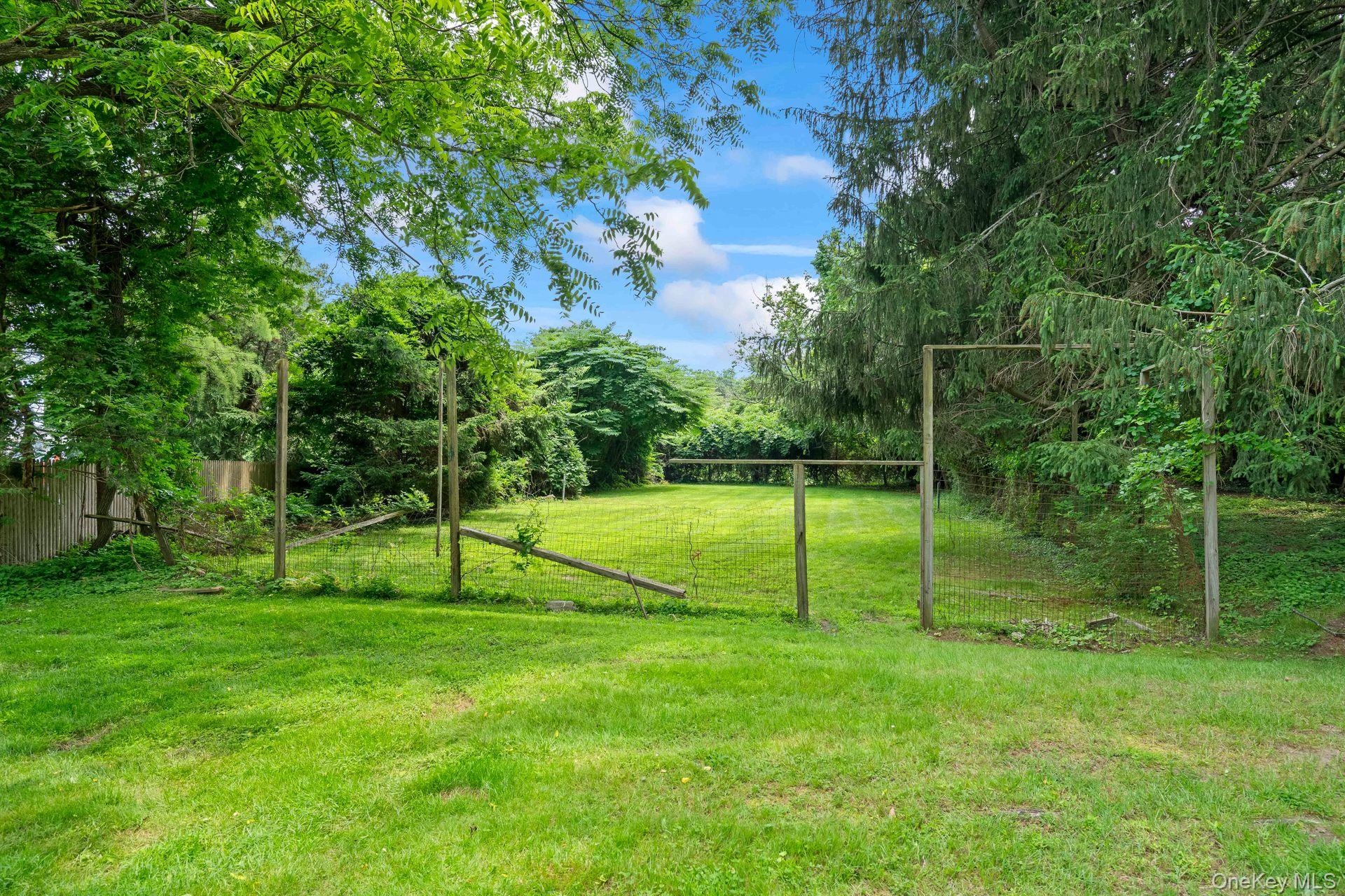 383 W Neck Road – For Sale photo 41