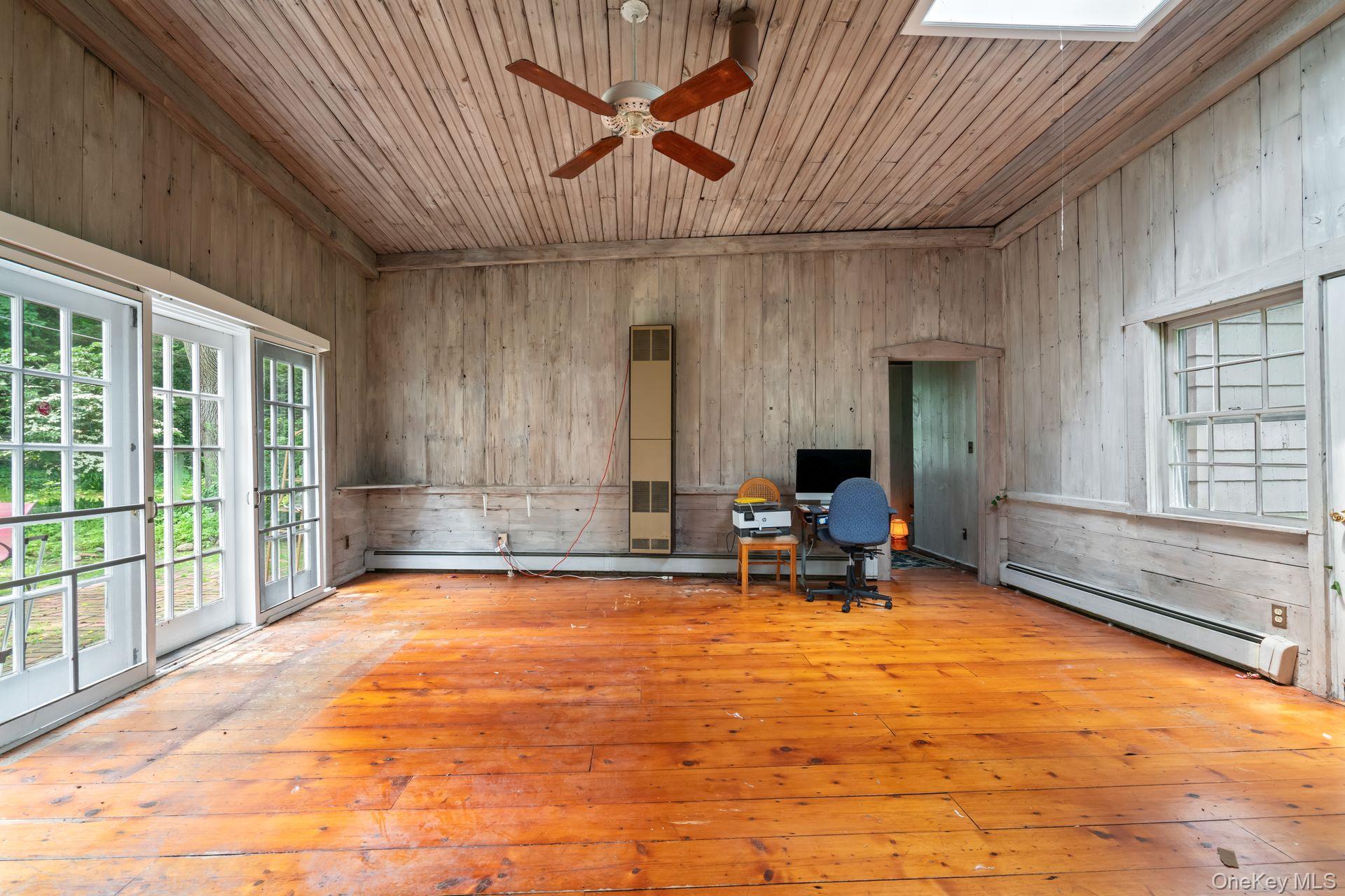 383 W Neck Road – For Sale photo 16