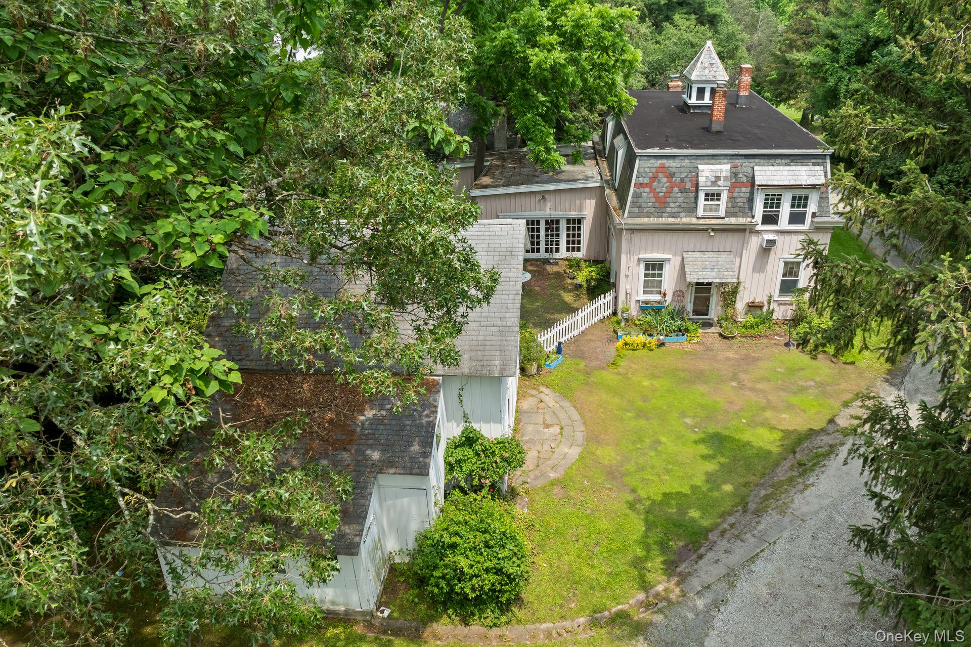 383 W Neck Road – For Sale photo 4