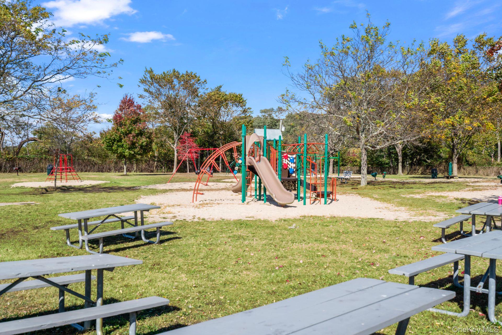 383 W Neck Road – For Sale photo 47