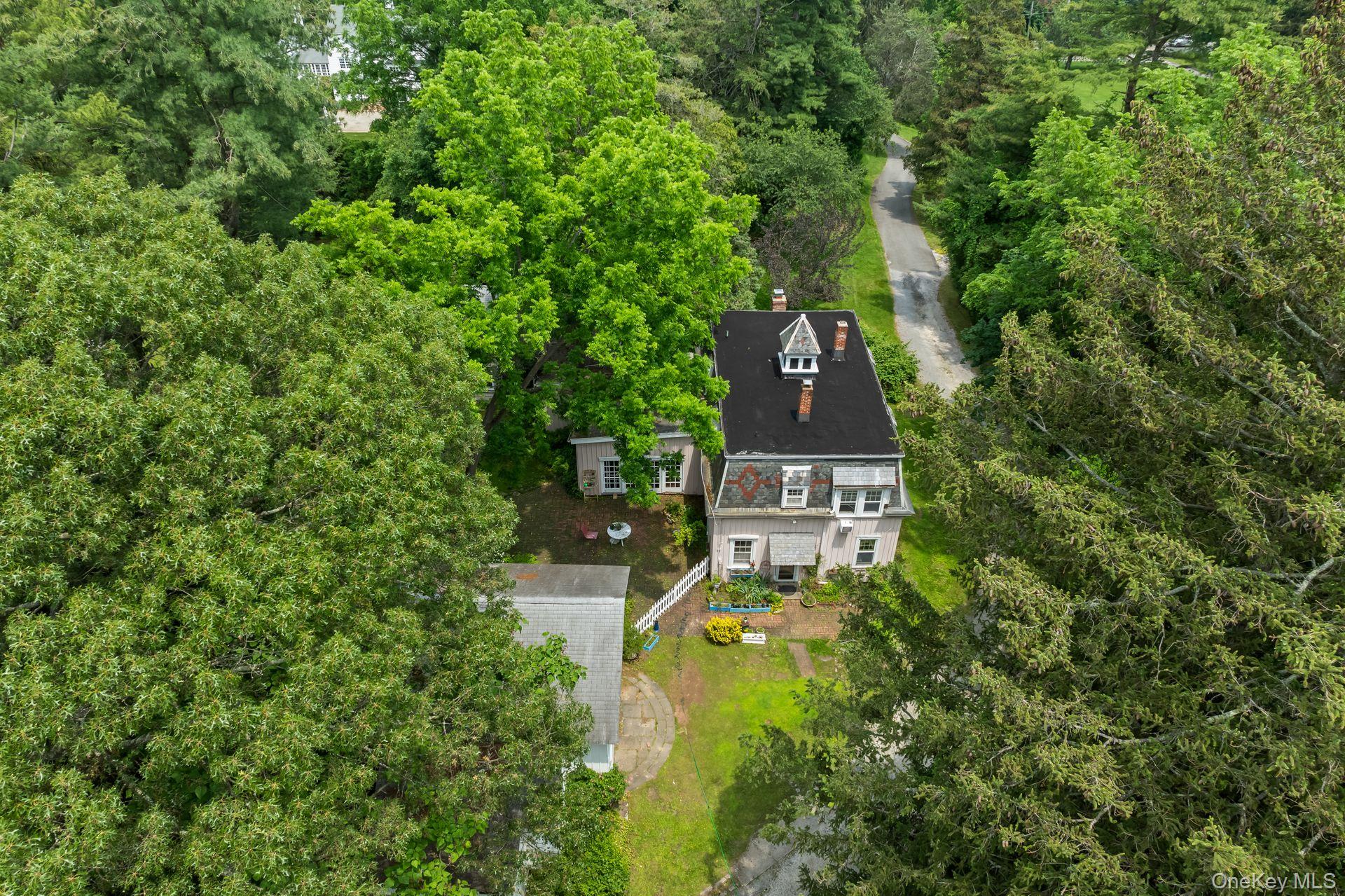 383 W Neck Road – For Sale photo 5