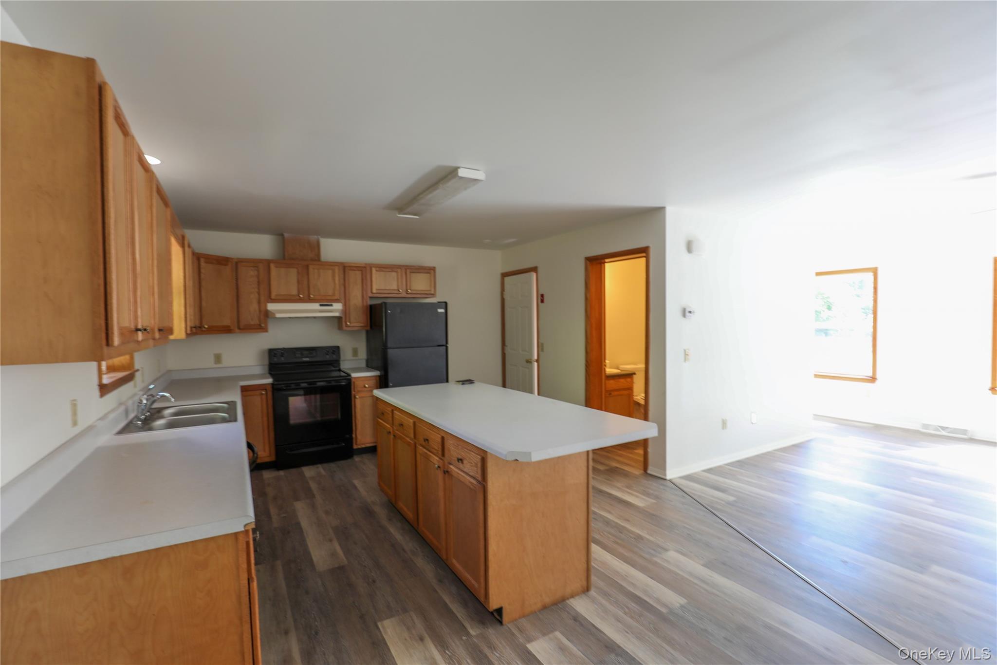217 Hasbrouck Avenue, Unit B photo 4