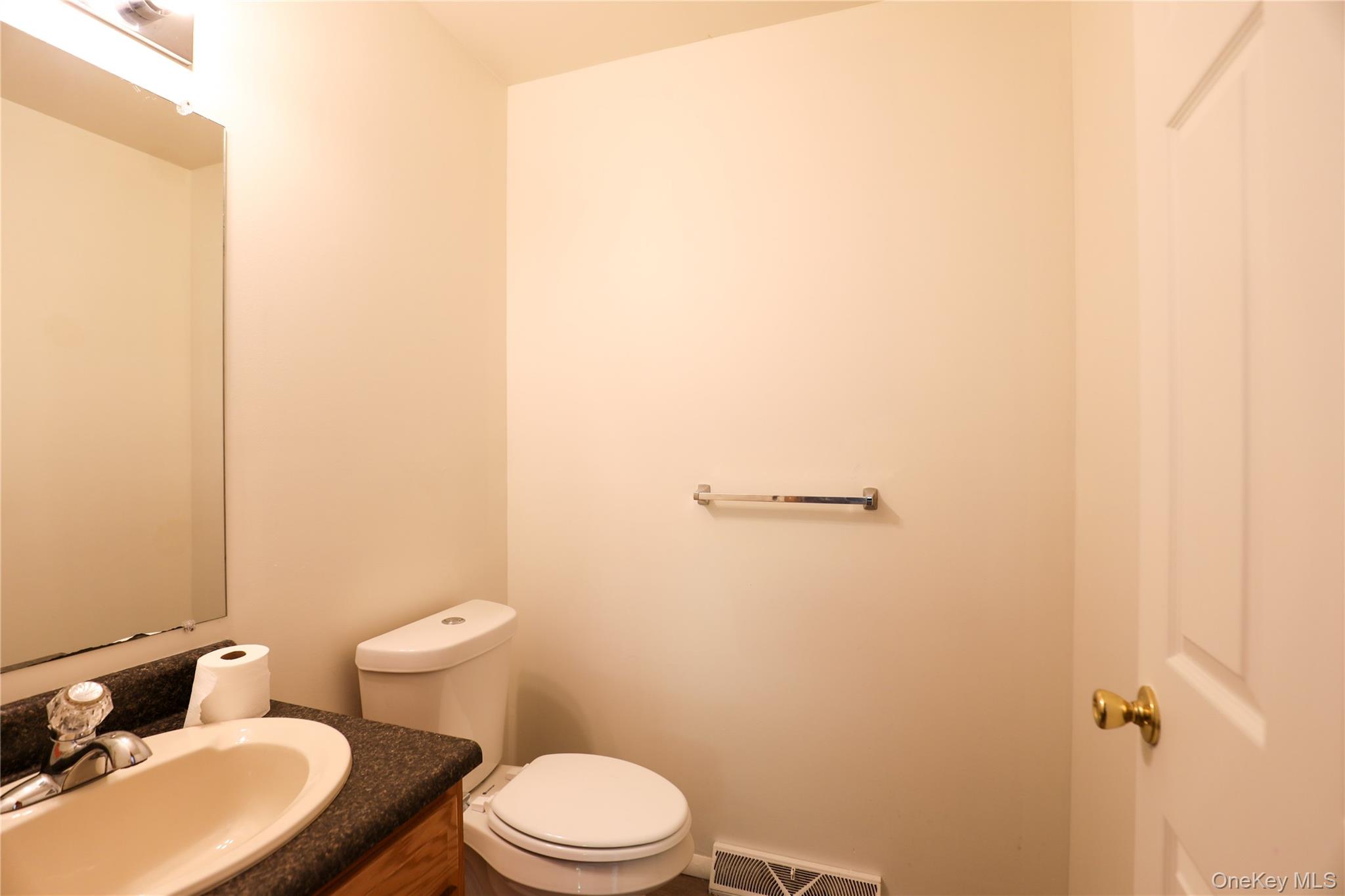 217 Hasbrouck Avenue, Unit B photo 5