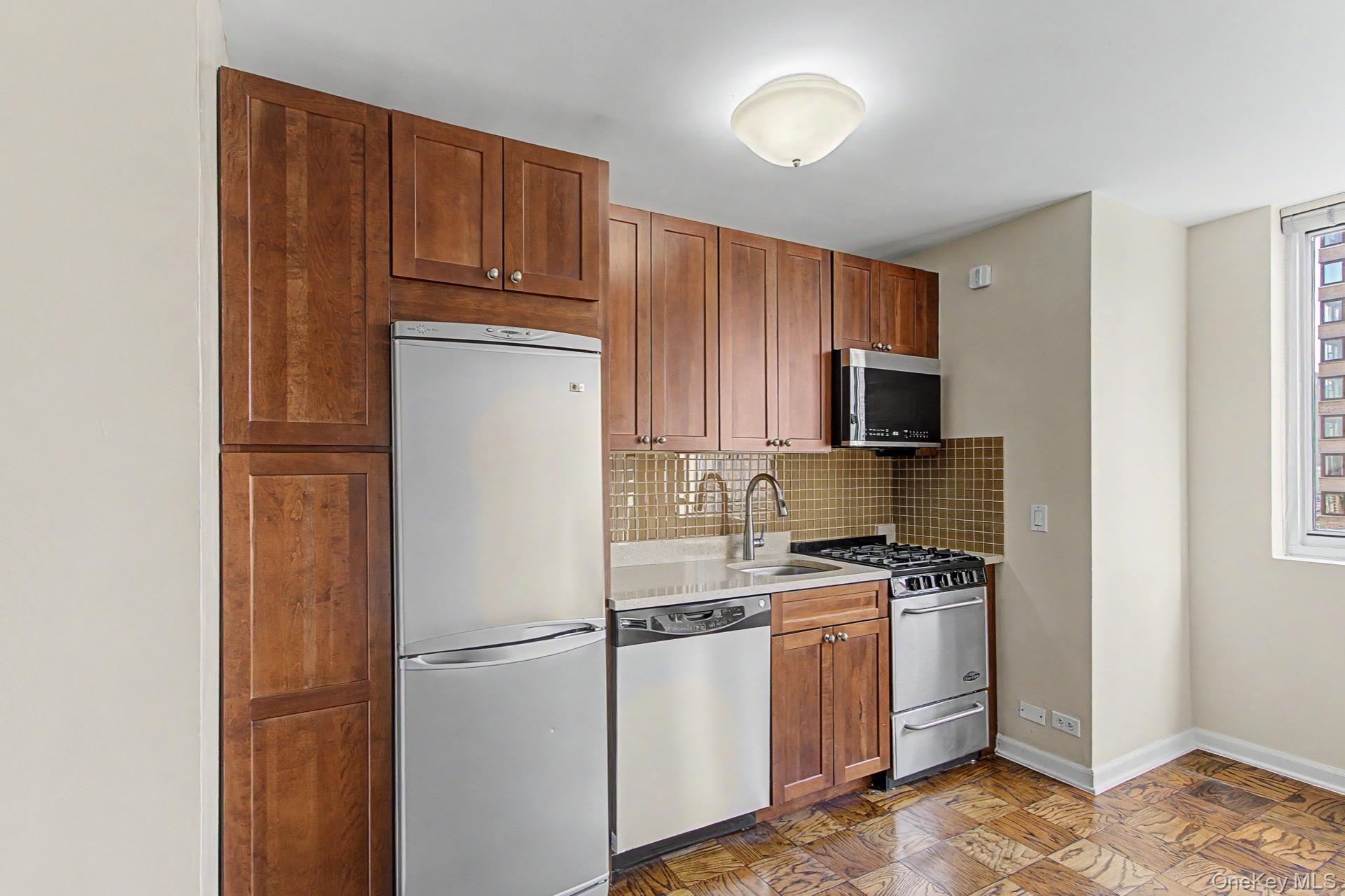 345 E 93rd Street, Unit 20E photo 9
