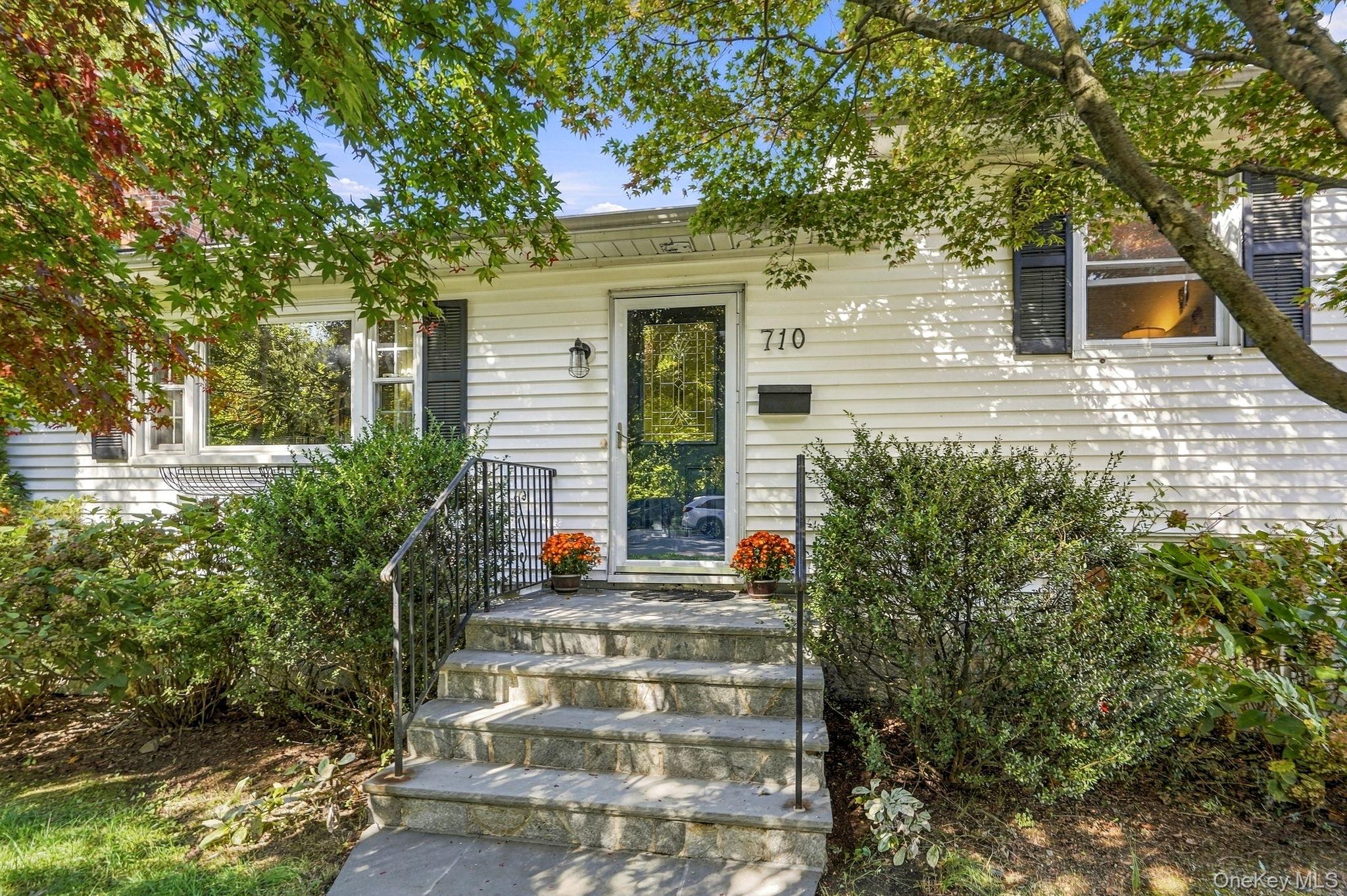 710 Forest Avenue – For Sale photo 2