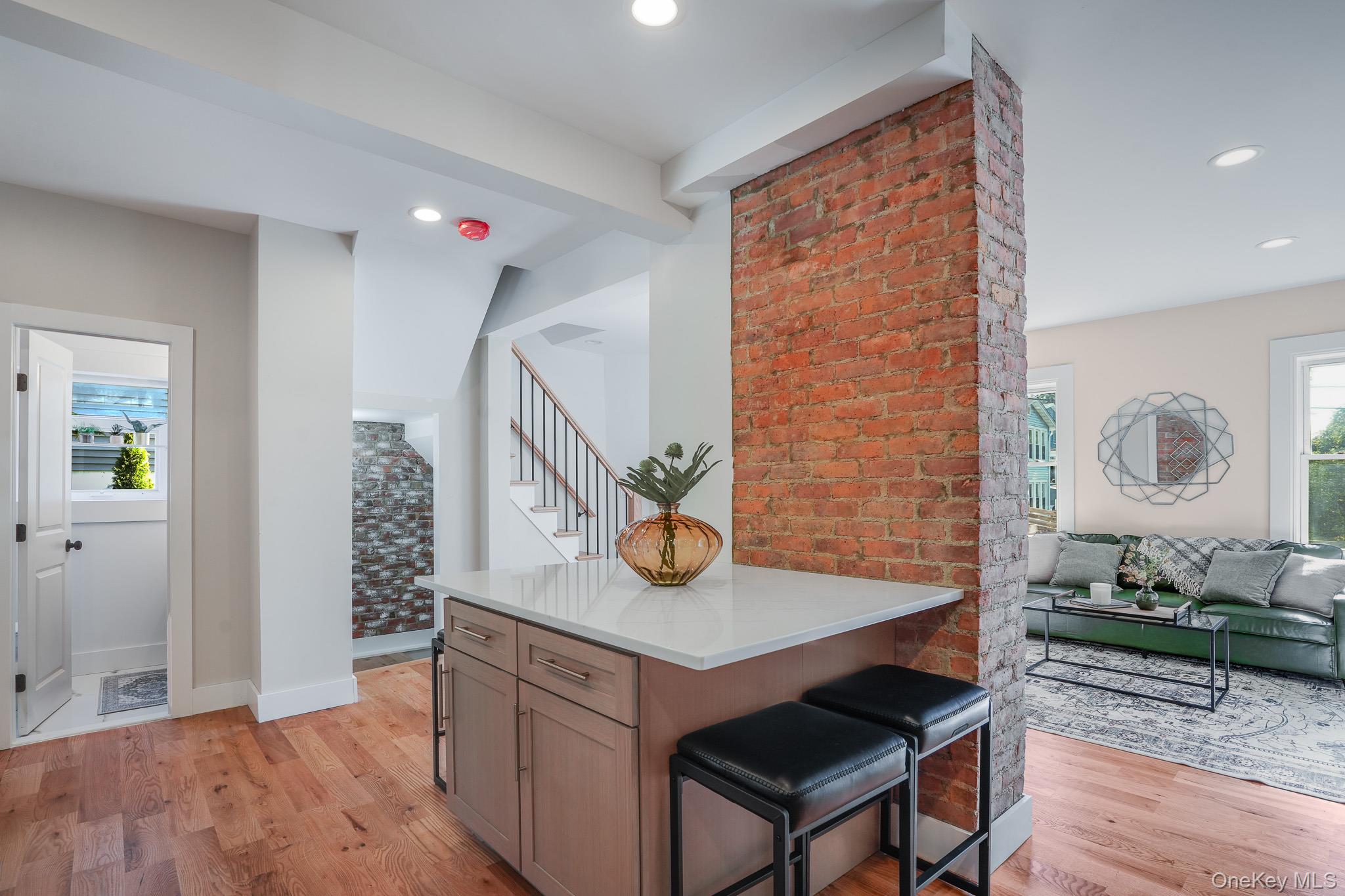 10 Robinson Street – For Sale photo 14