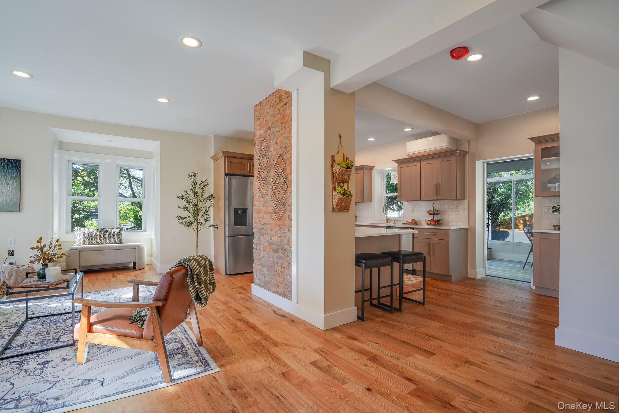 10 Robinson Street – For Sale photo 7