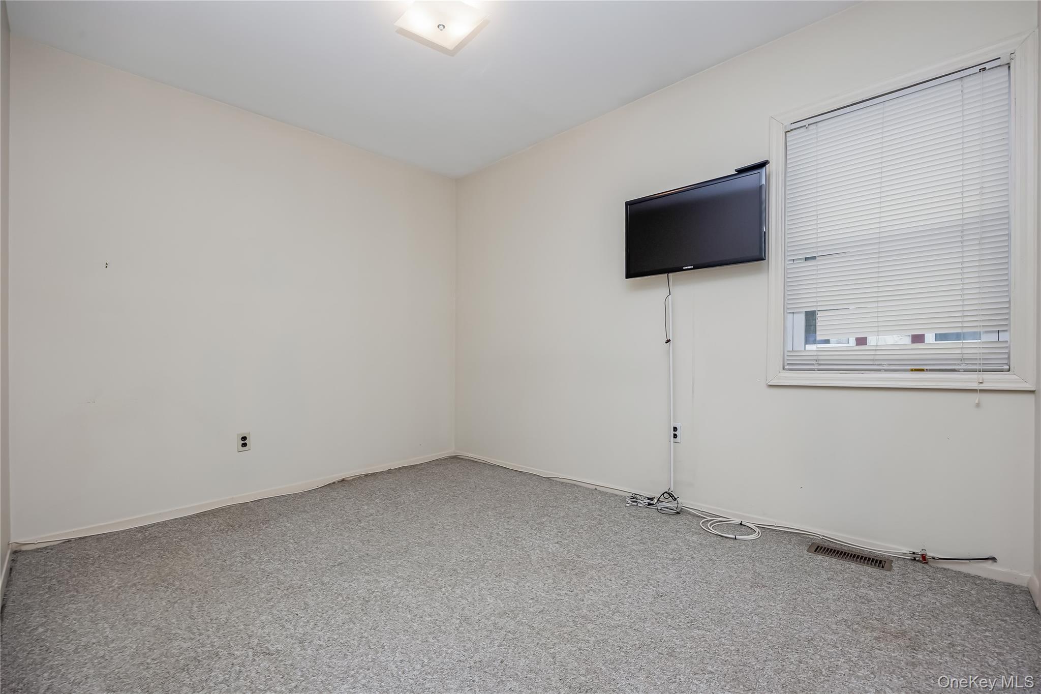 8532 262nd Street – For Sale photo 9