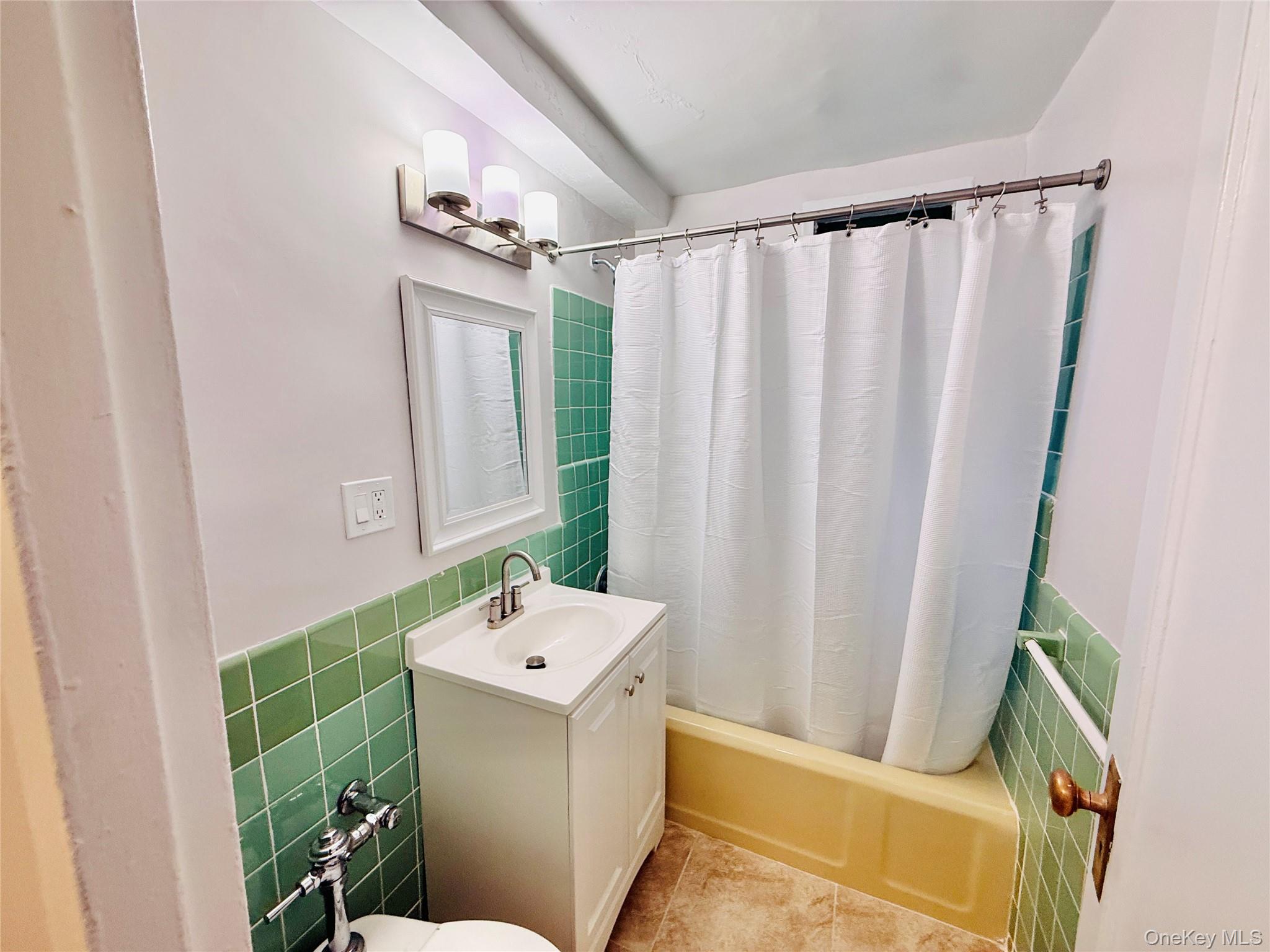 1562 Unionport Road, Unit MD photo 6