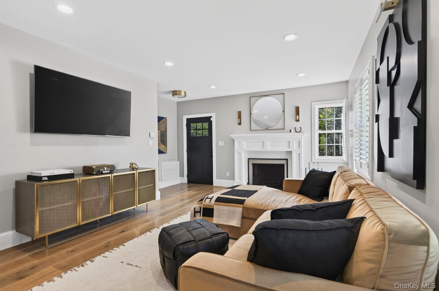 25 Old Northport Road – For Sale photo 6