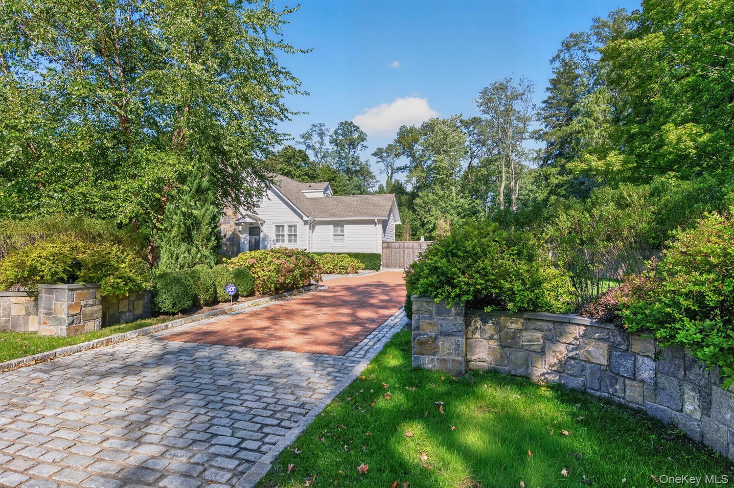 25 Old Northport Road – For Sale photo 3
