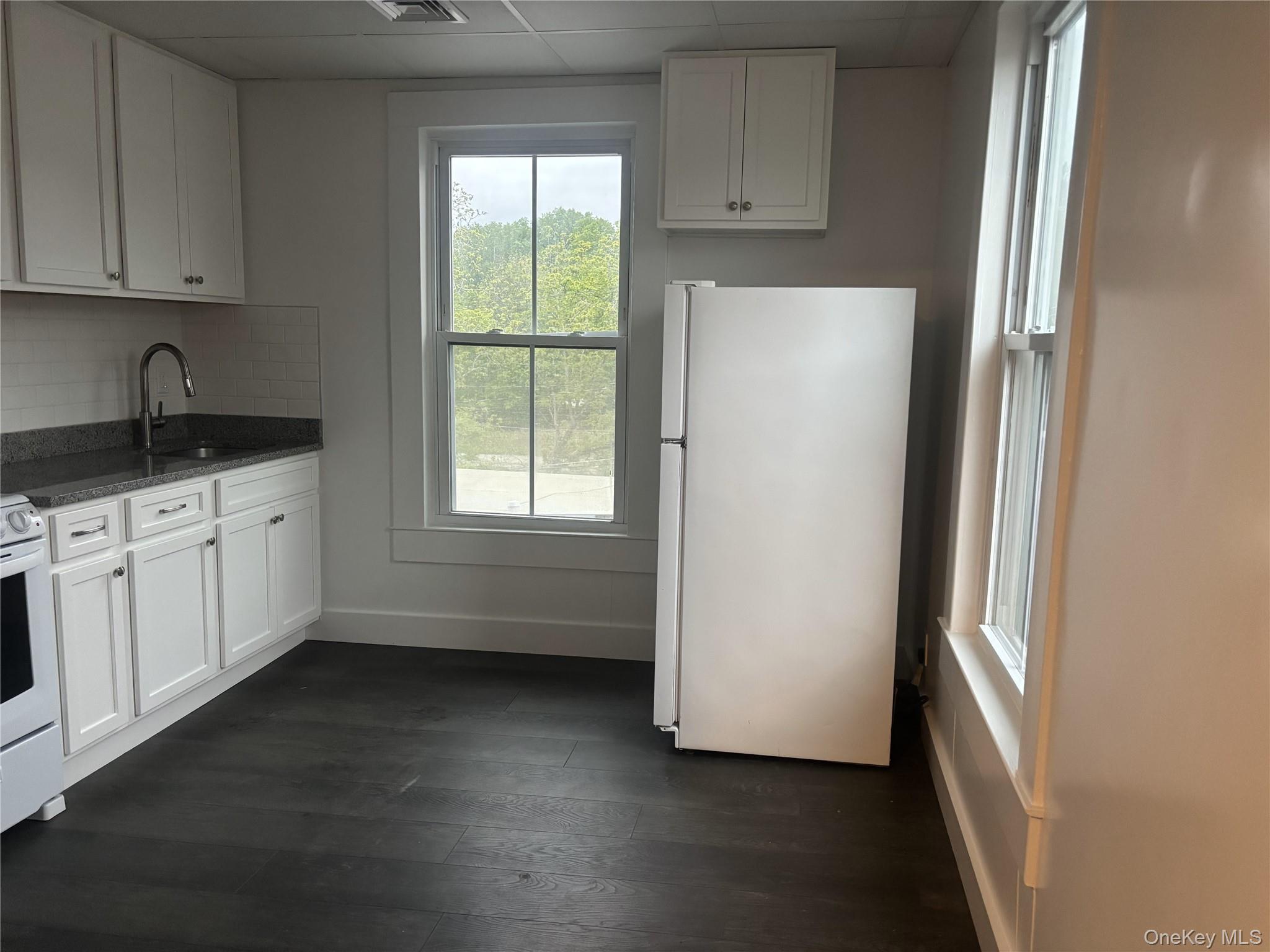 53 Gleneida Avenue, Unit 3N photo 3