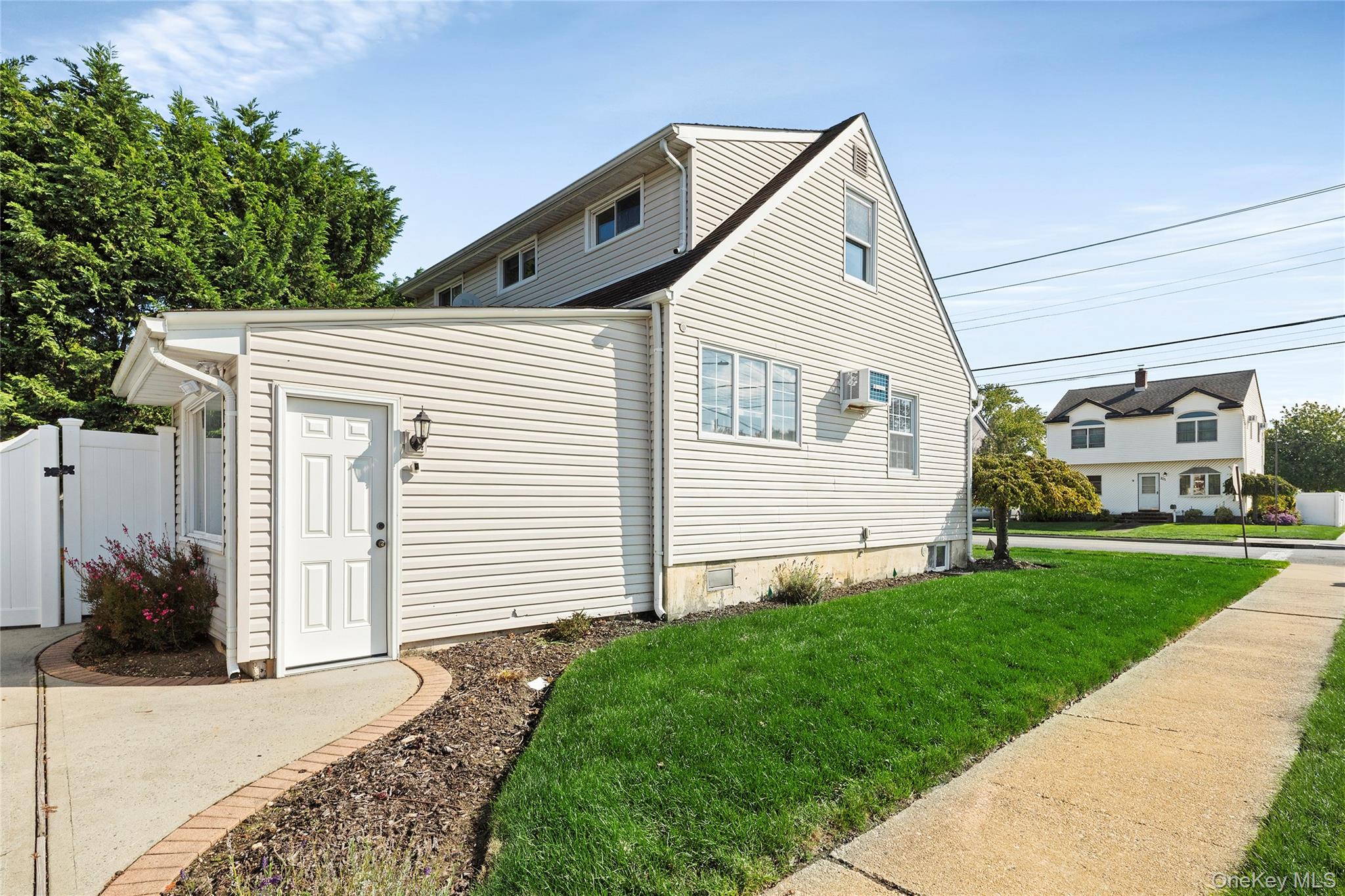 200 Forest Avenue – For Sale photo 4