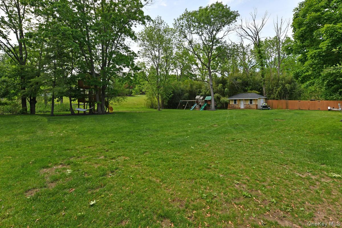 42 Willow Tree Road – For Rent photo 3