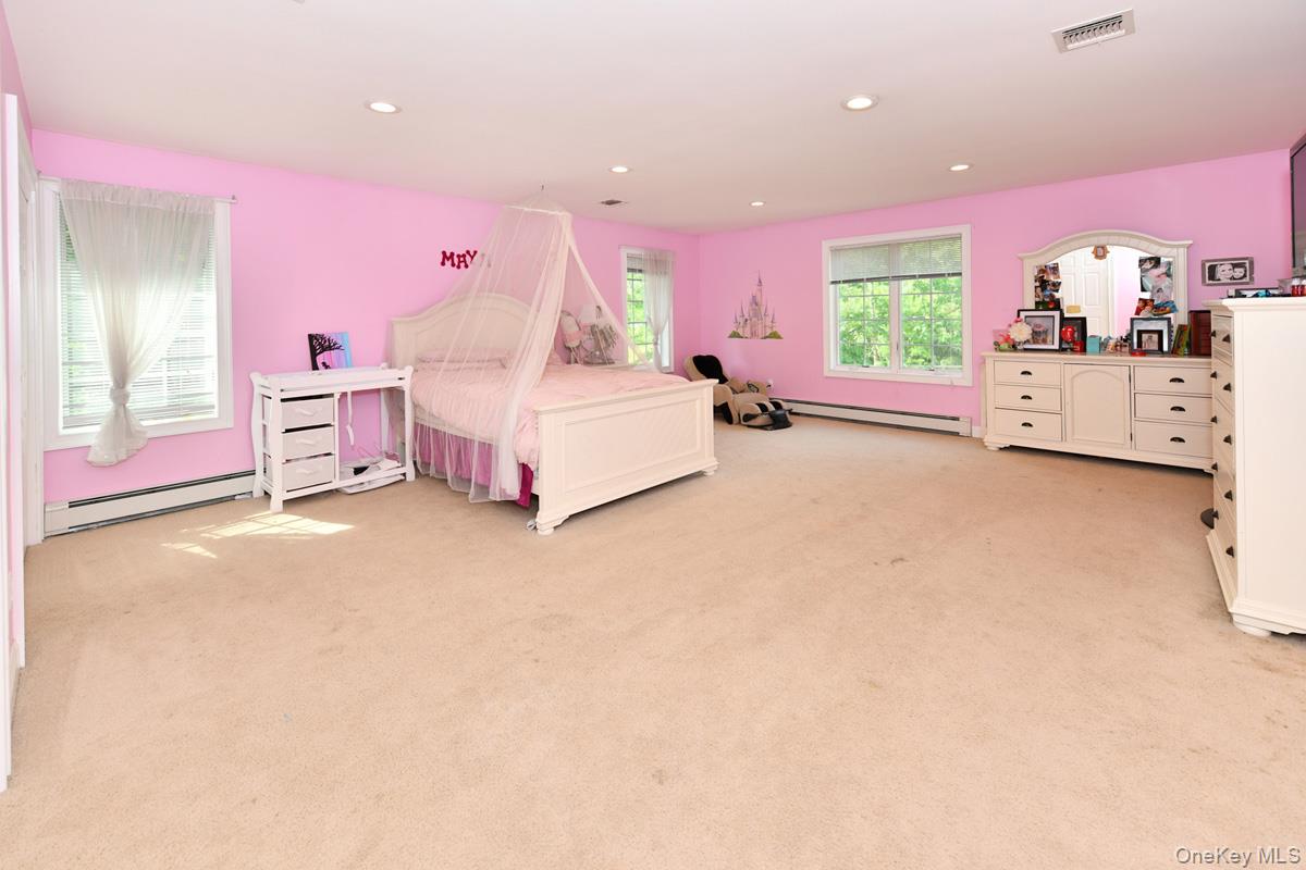42 Willow Tree Road – For Rent photo 19