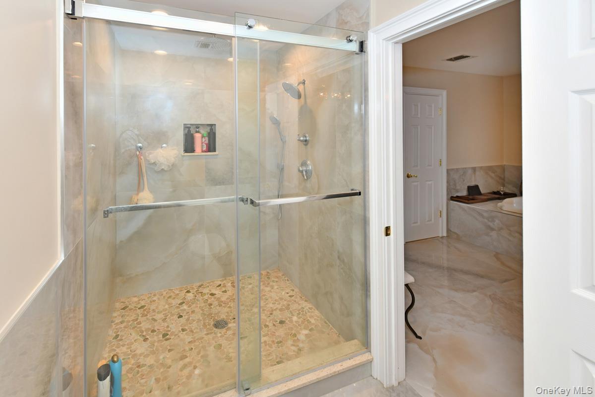 42 Willow Tree Road – For Rent photo 14