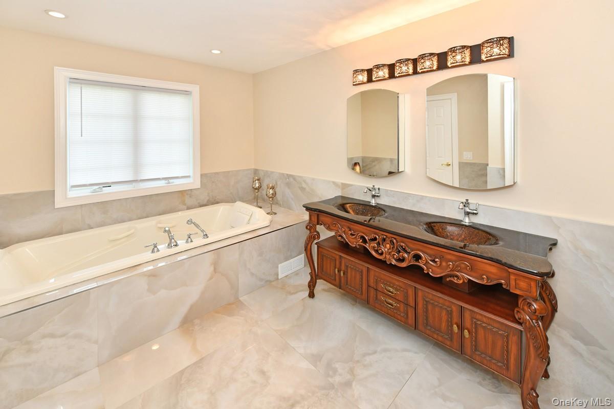 42 Willow Tree Road – For Rent photo 13