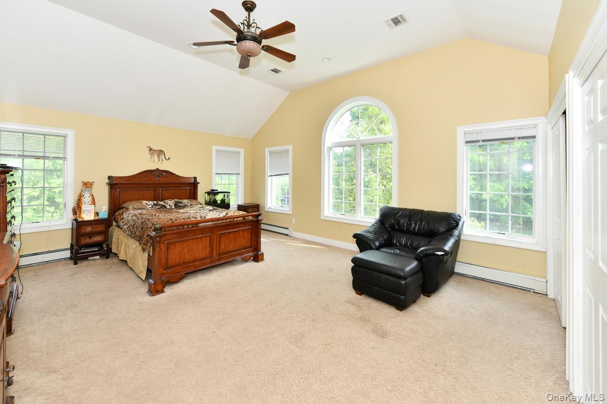 42 Willow Tree Road – For Rent photo 15