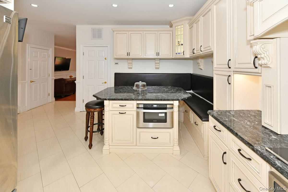 42 Willow Tree Road – For Rent photo 7