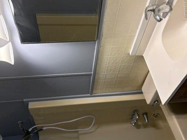 11 Willey Avenue, Unit Apartment photo 10