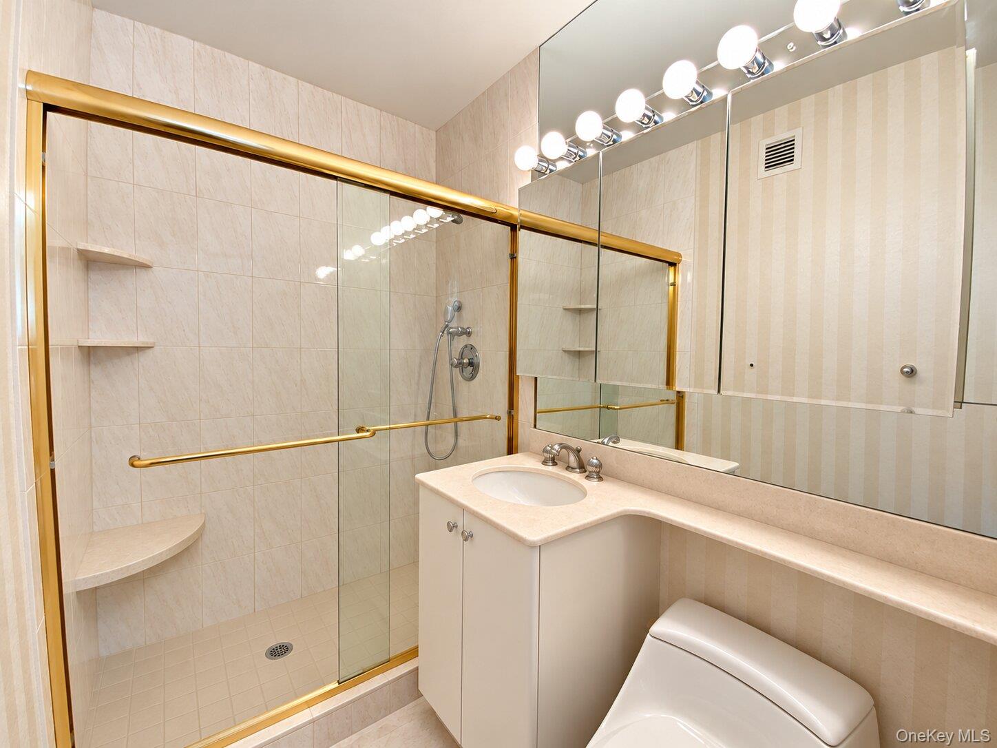 26910 Grand Central, Unit 26P photo 17