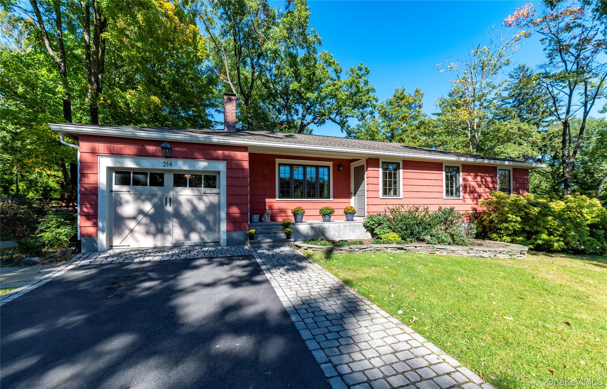 214 Foss Drive – For Sale