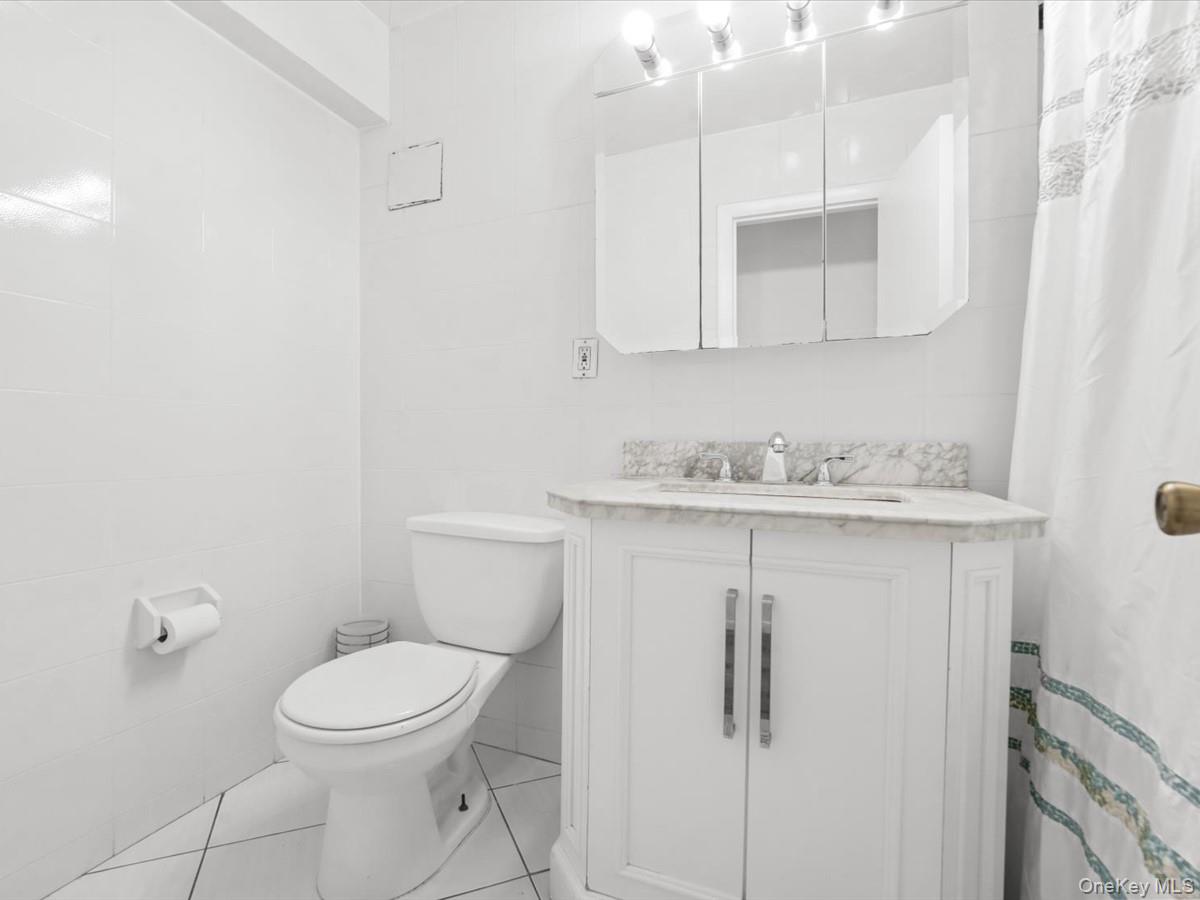 855 E Broadway, Unit 6H photo 18