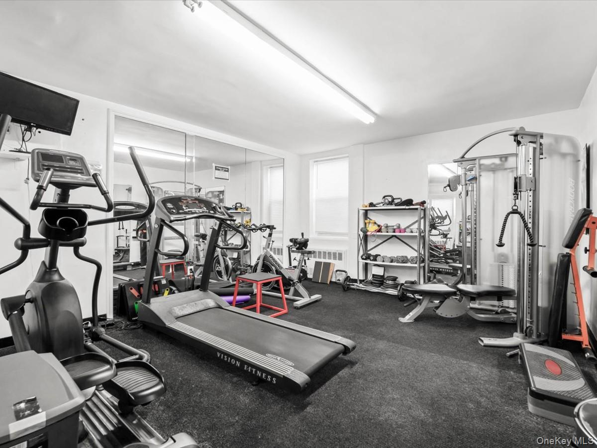 855 E Broadway, Unit 6H photo 20