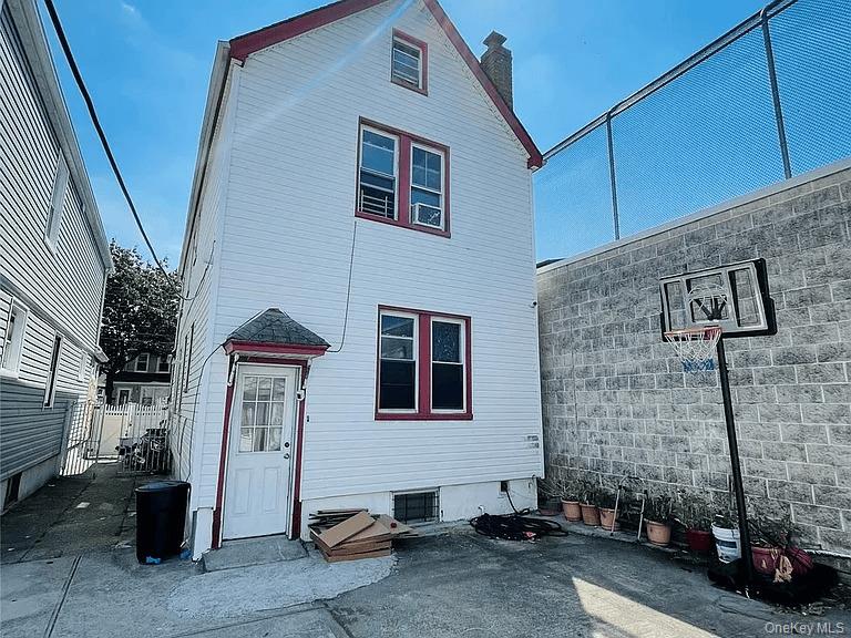 150-13 118th Avenue – For Rent photo 5