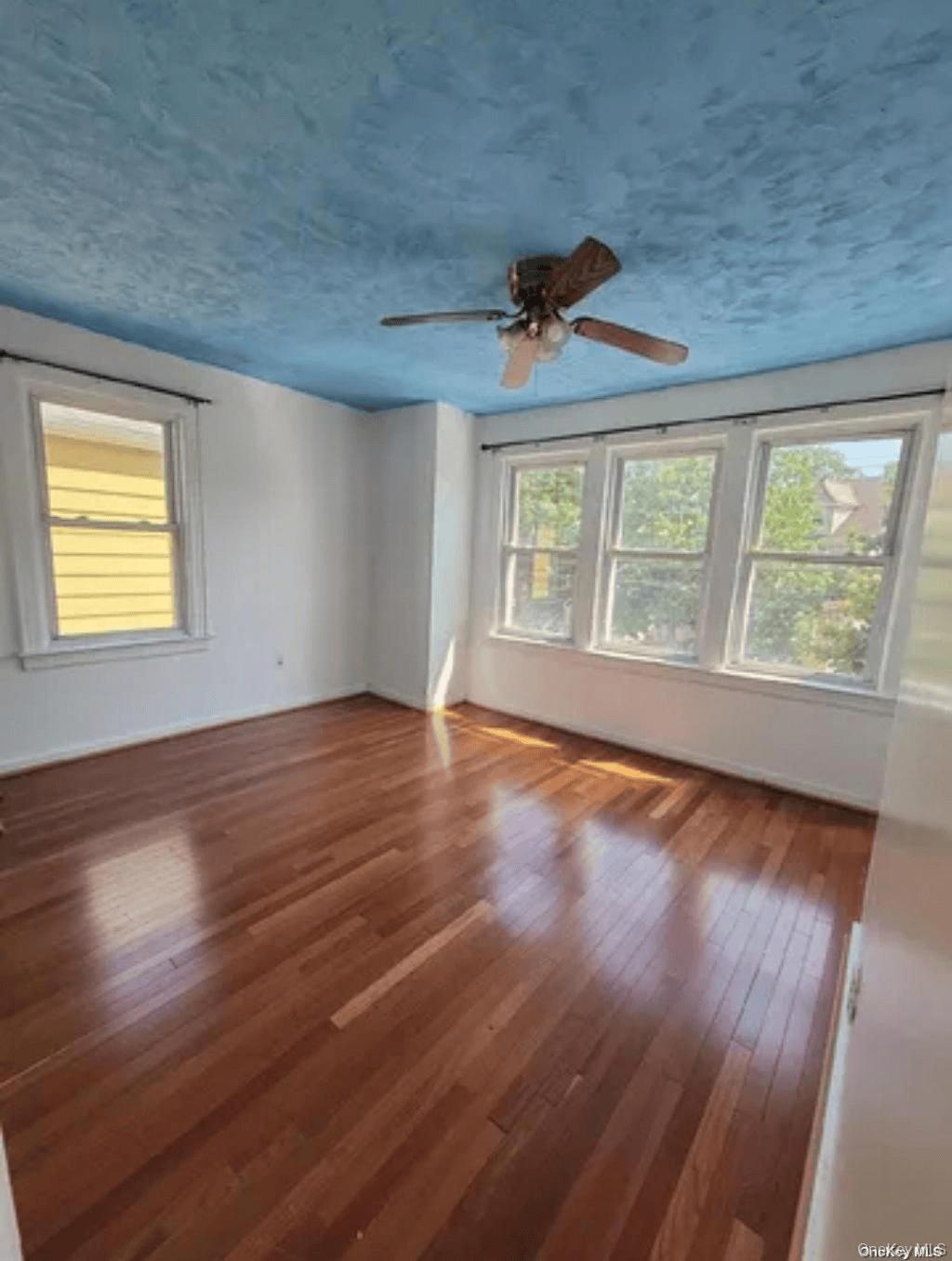 150-13 118th Avenue – For Rent photo 2