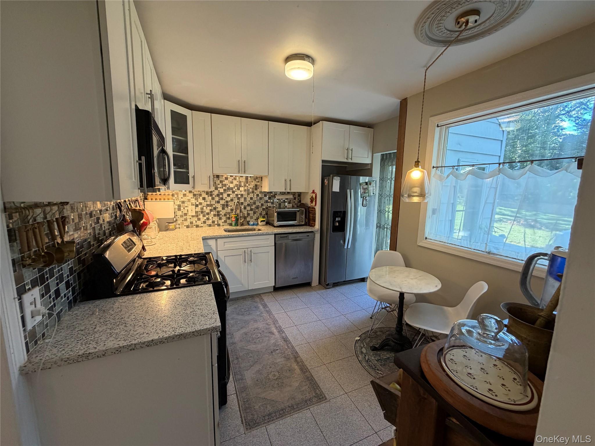 329 Grandview Boulevard – For Rent photo 13