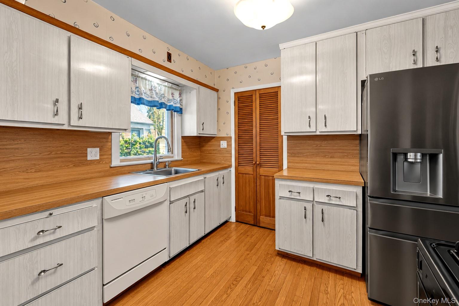 135 Sperry Boulevard – For Sale photo 6