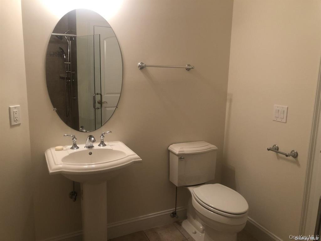 542 Roosevelt Way – For Sale photo 13