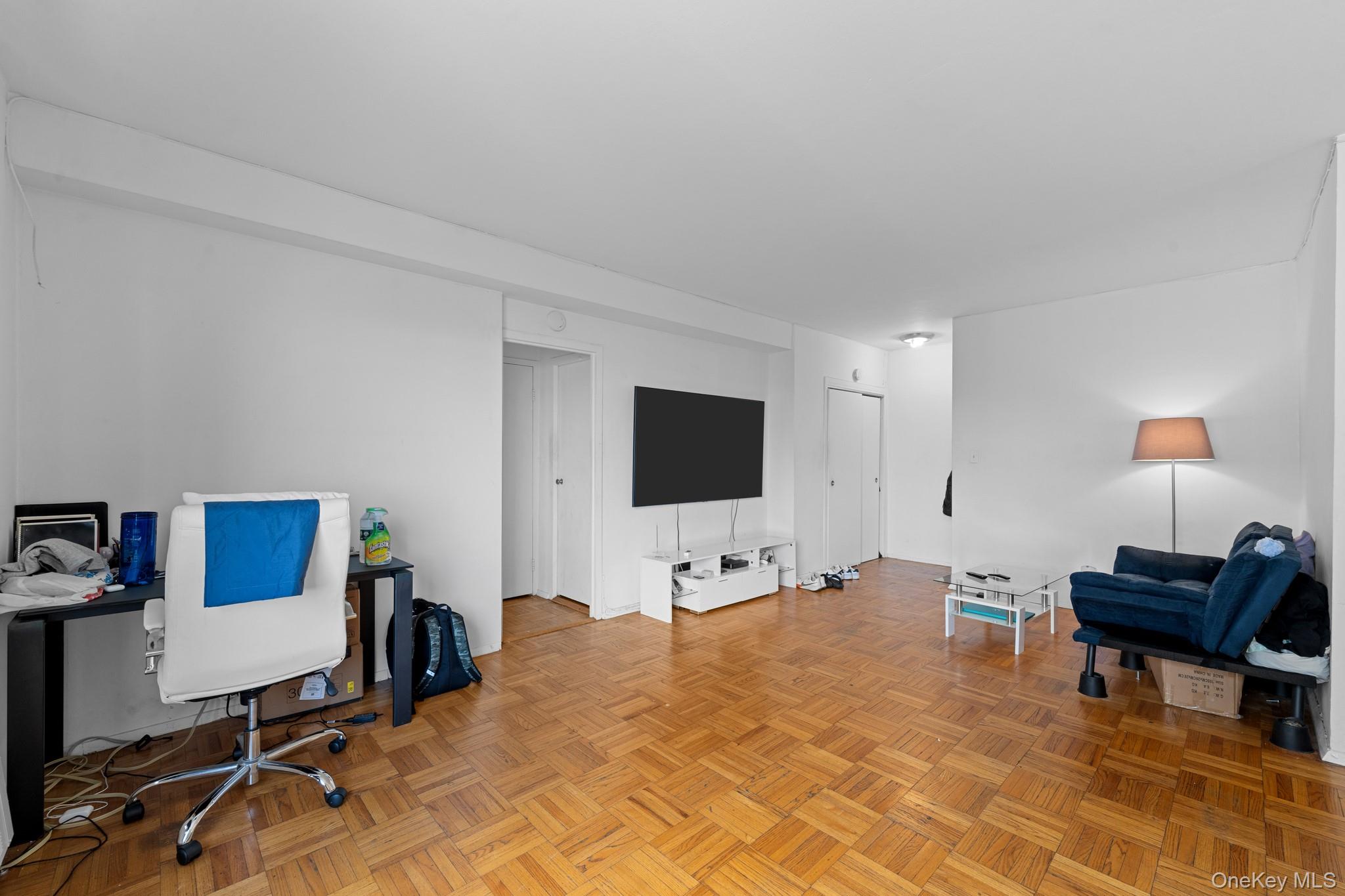4 Fordham Hill Oval, Unit 9E photo 6