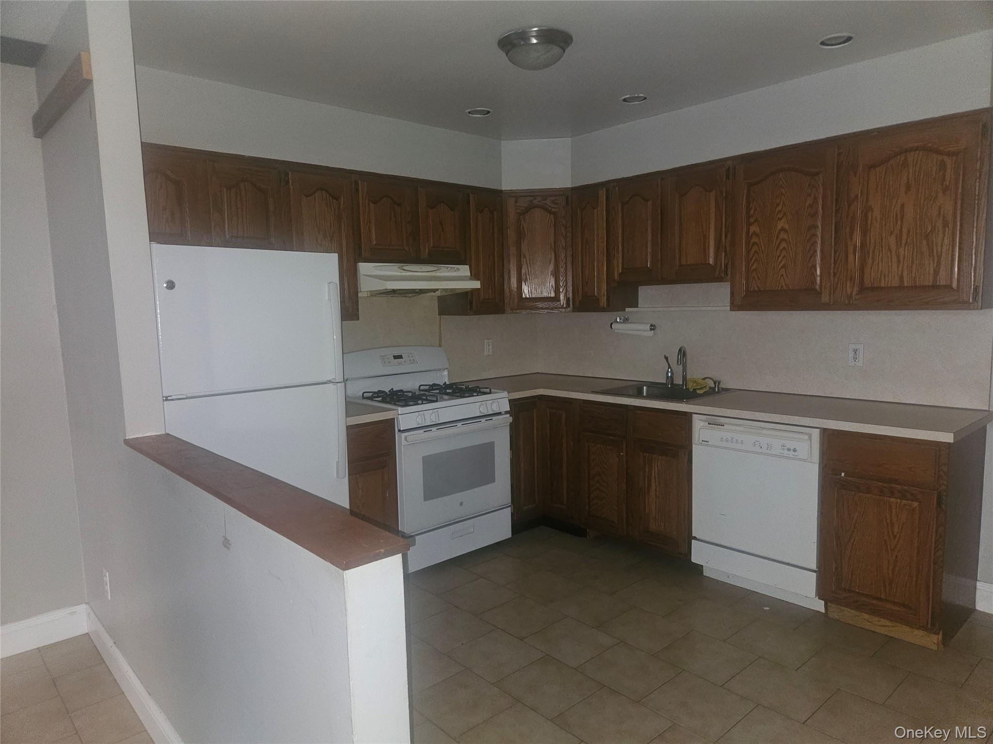 52 Main Street – For Rent
