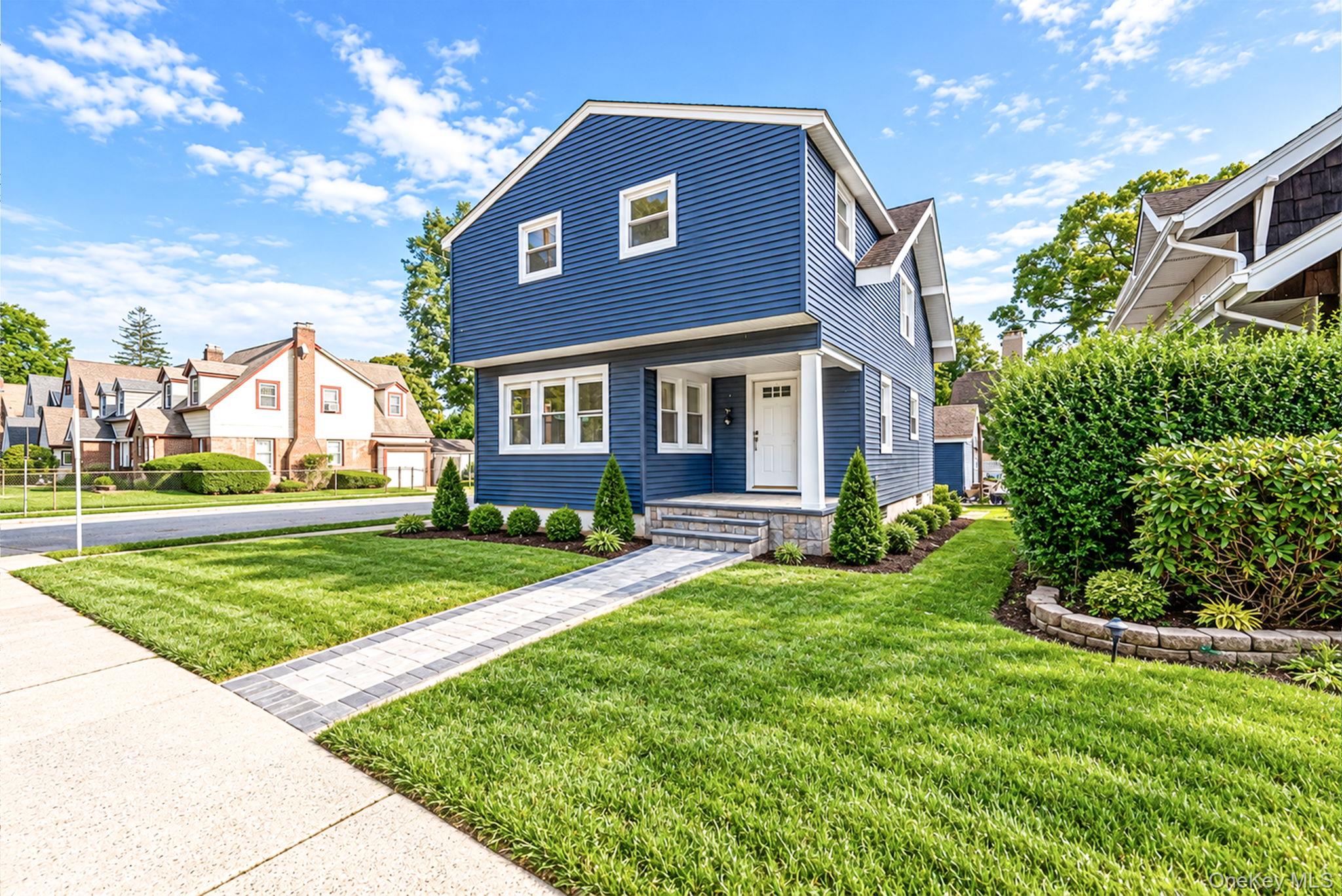 566 Stowe Avenue – For Sale photo 2