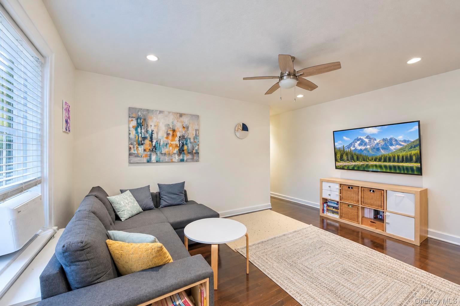 51-42 30th Avenue, Unit 4J photo 8