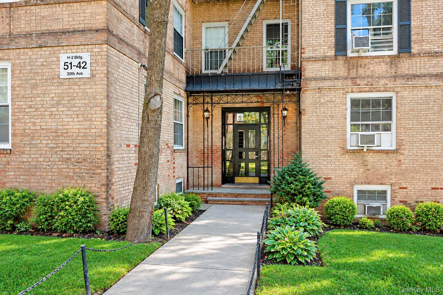 51-42 30th Avenue, Unit 4J photo 5
