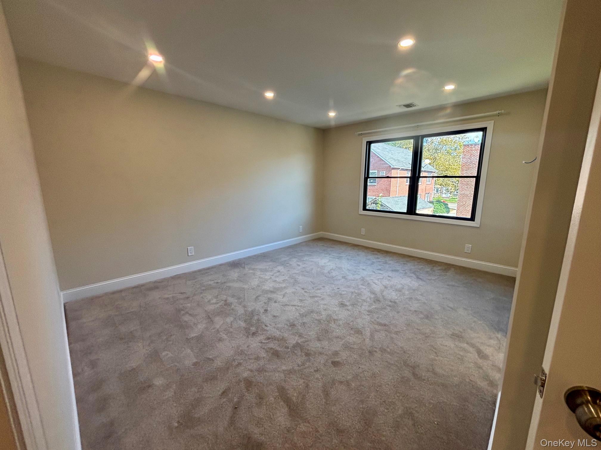 192 Roosevelt Avenue, Unit 2 photo 8