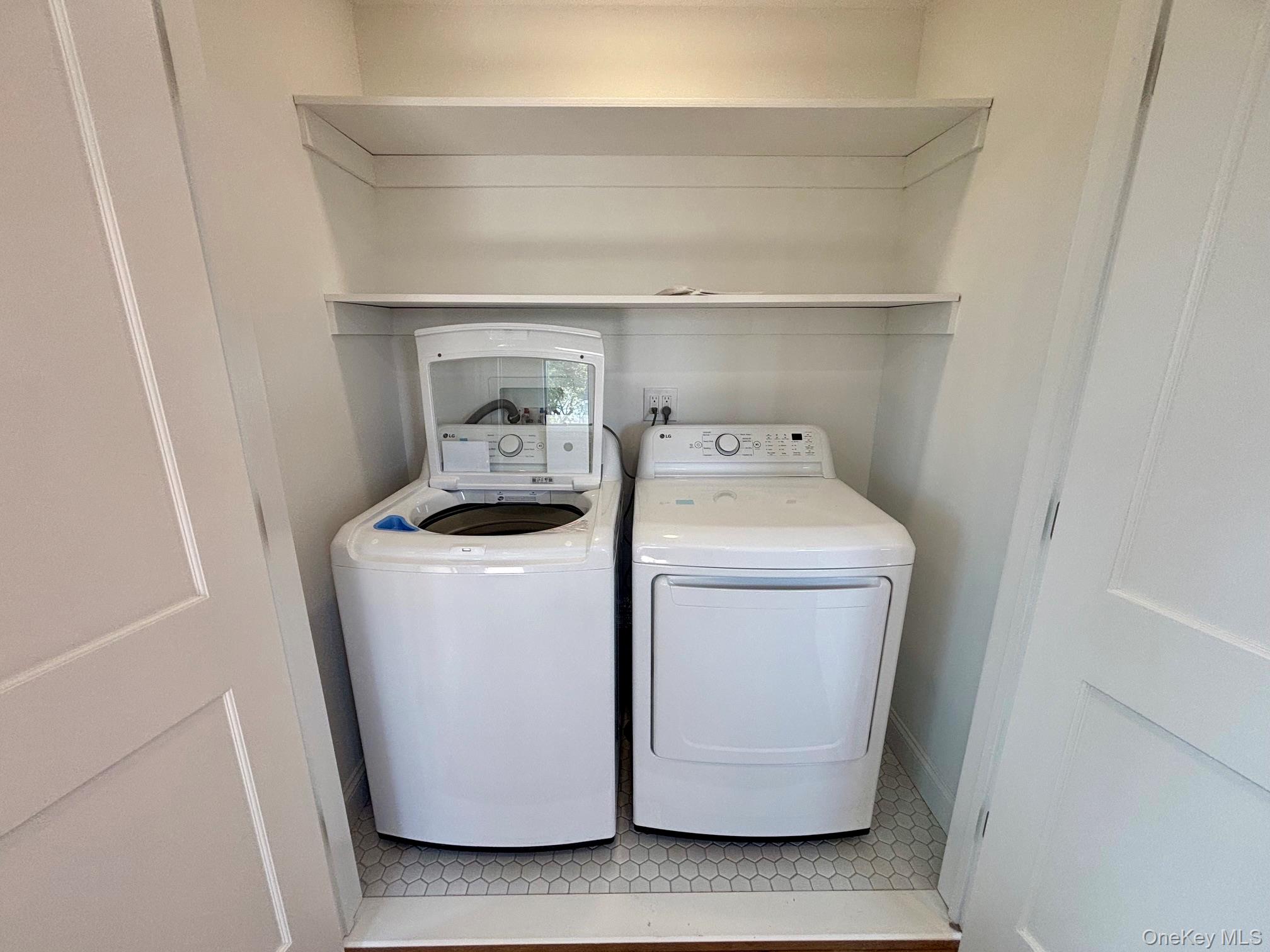 192 Roosevelt Avenue, Unit 2 photo 6