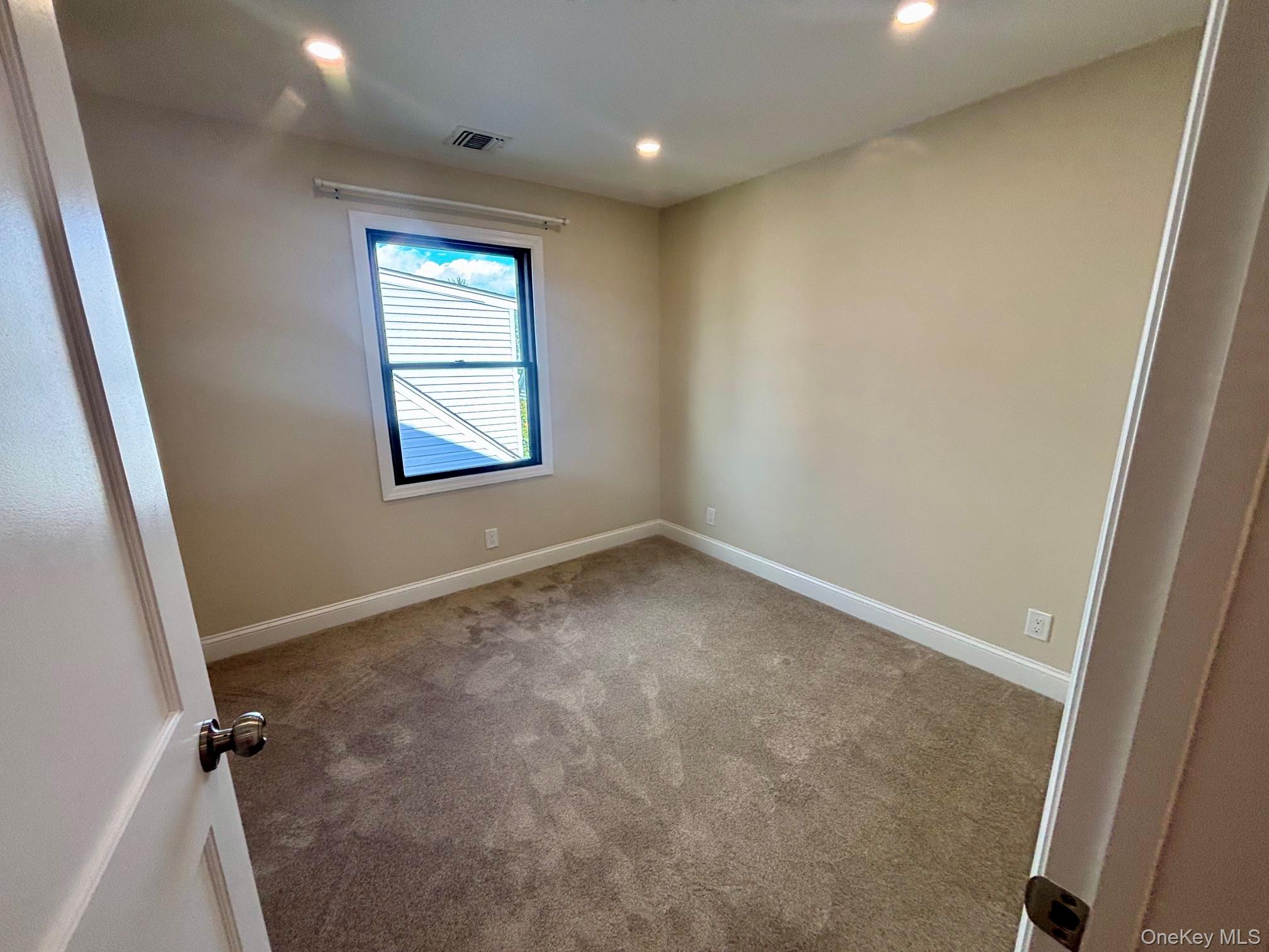 192 Roosevelt Avenue, Unit 2 photo 15