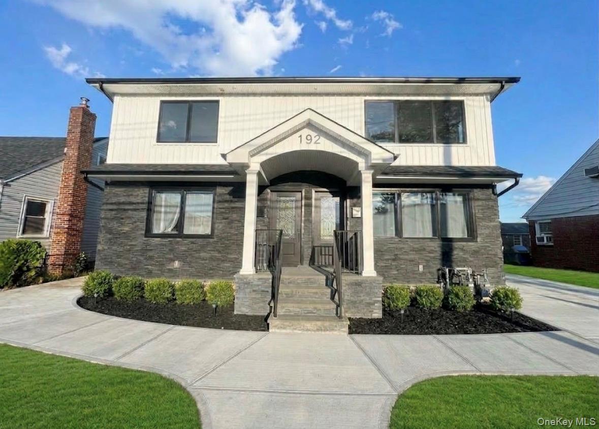 192 Roosevelt Avenue, Unit 2