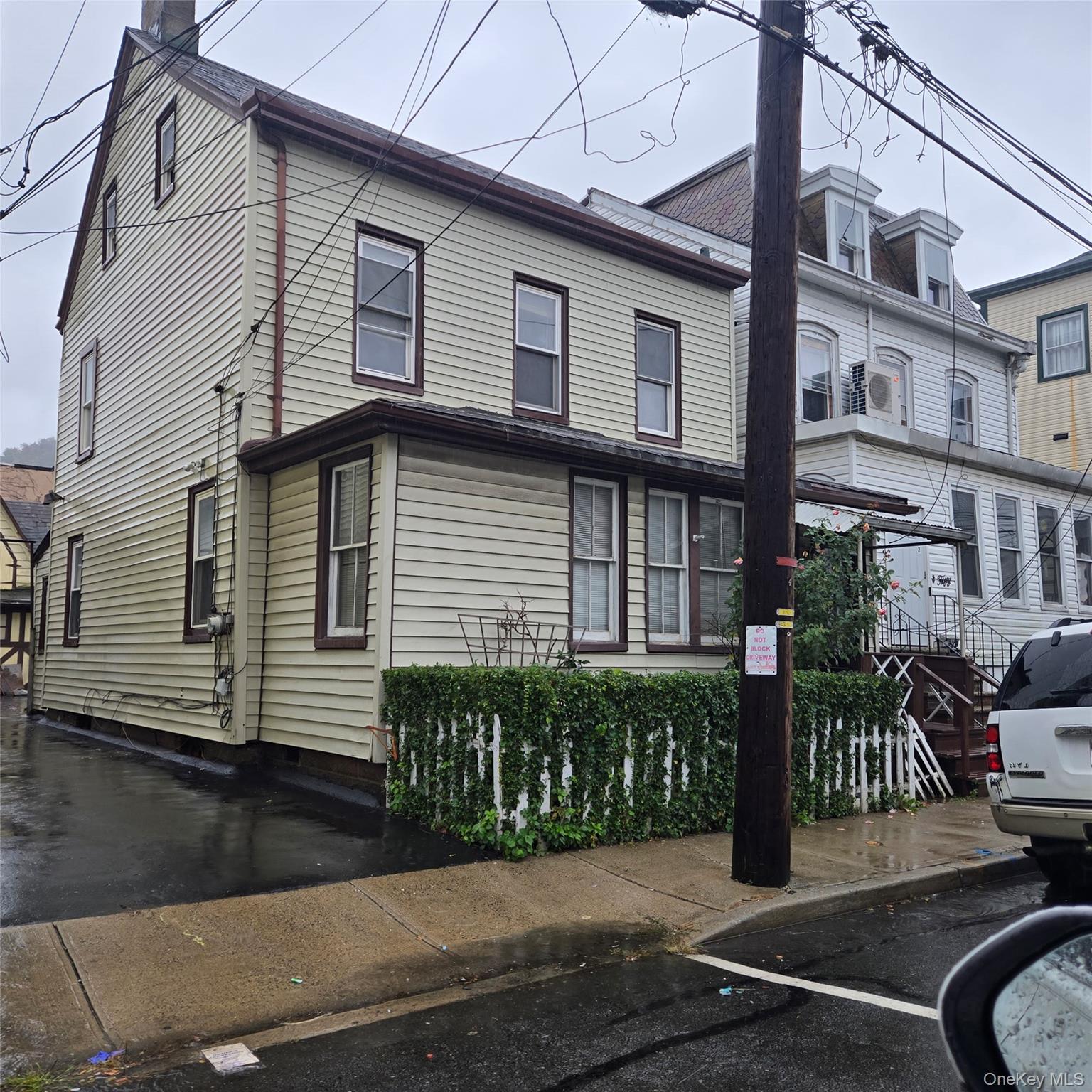 52 Broad Street – For Sale