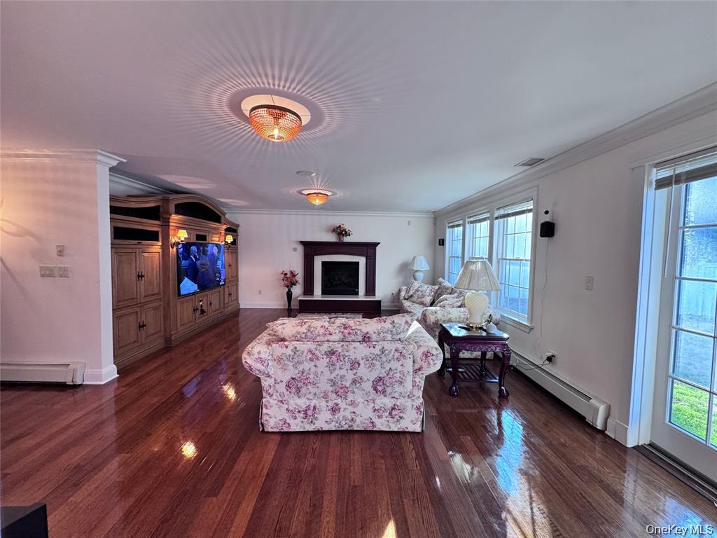 35 Moss Lane – For Sale photo 8